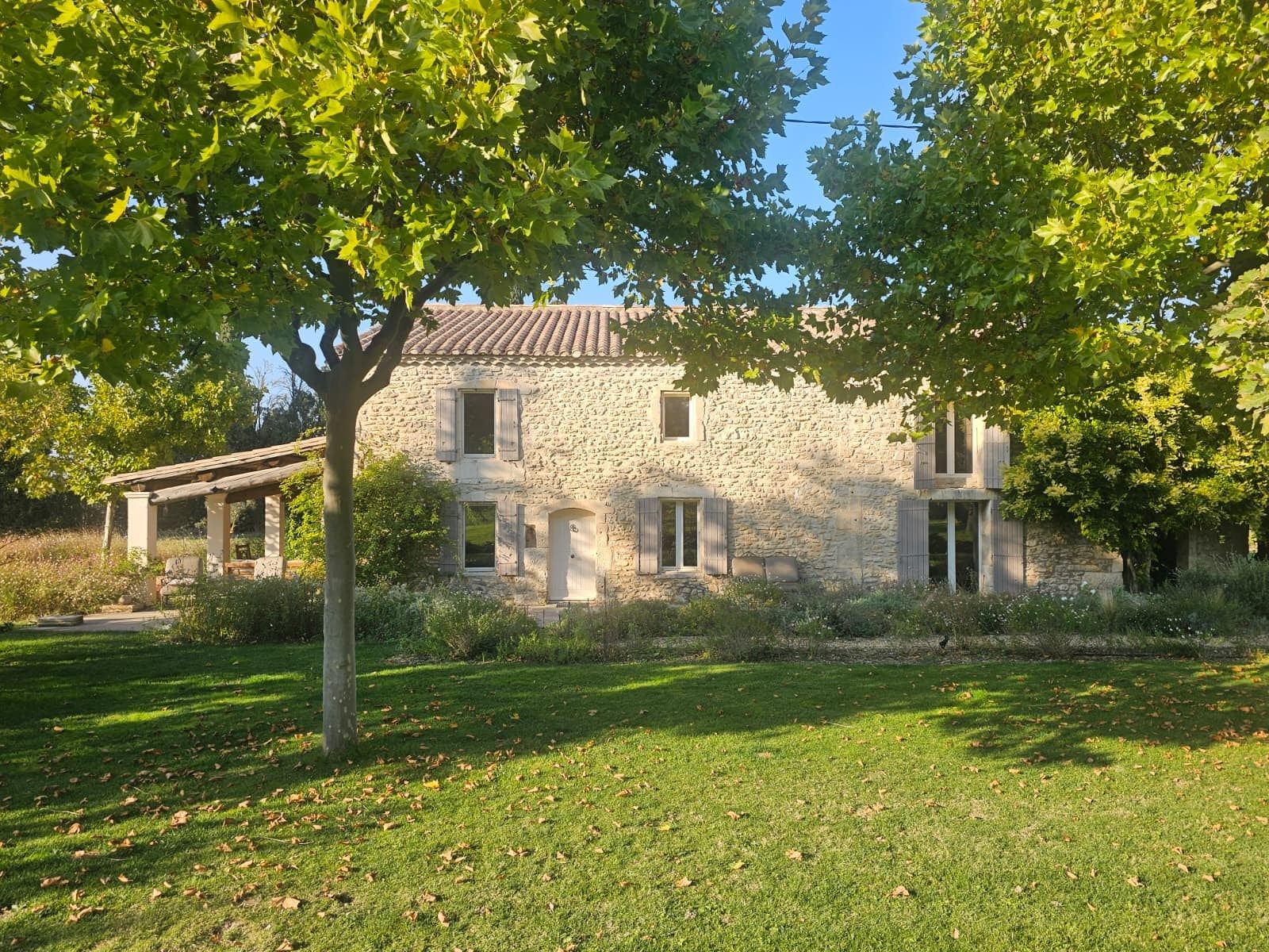 luxury house 5 Rooms for sale on ST REMY DE PROVENCE (13210)