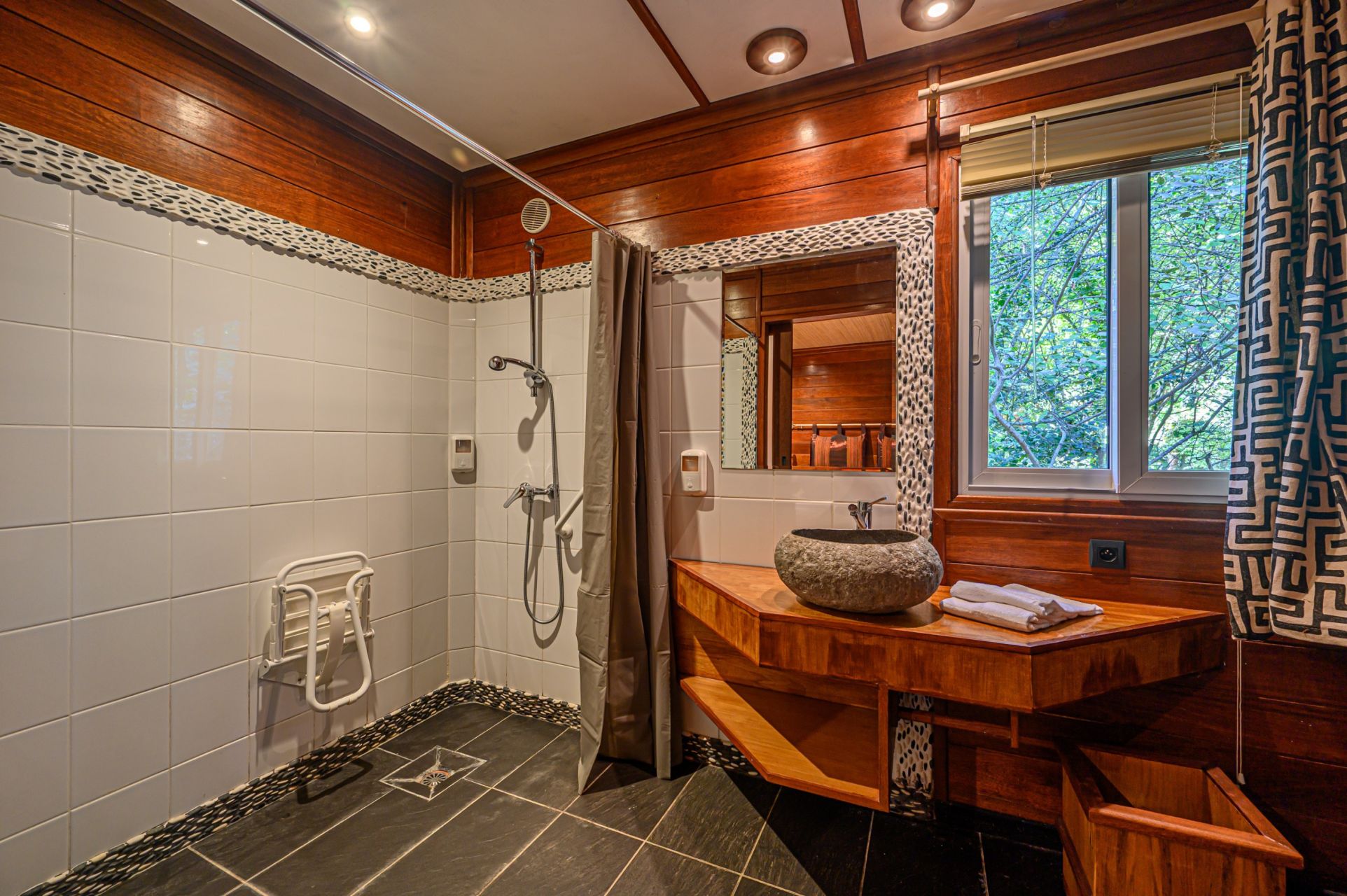 luxury house 28 Rooms for sale on ST NOLFF (56250)