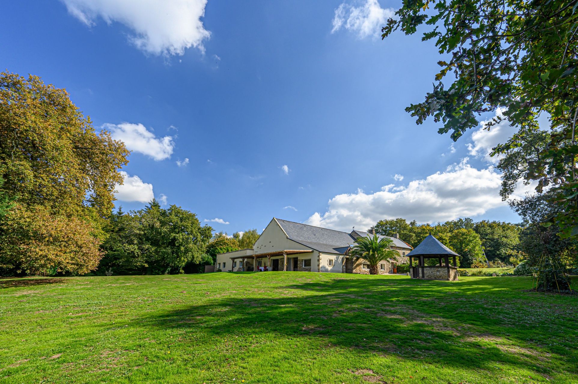 luxury house 28 Rooms for sale on ST NOLFF (56250)