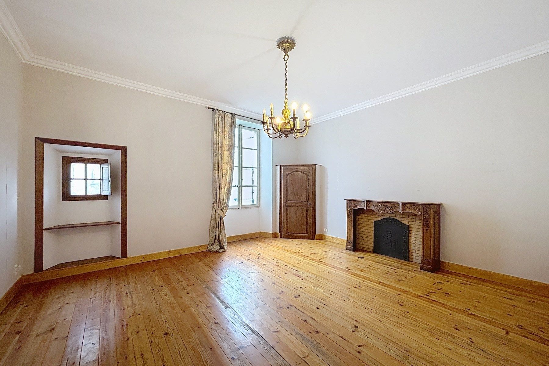 hôtel particulier 11 Pièces en vente sur UZES (30700)