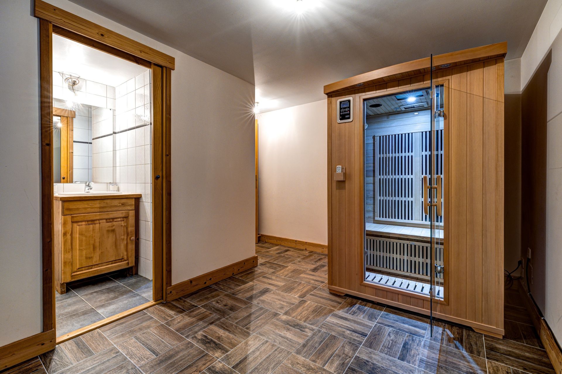 luxury house 8 Rooms for sale on CHAMONIX MONT BLANC (74400)