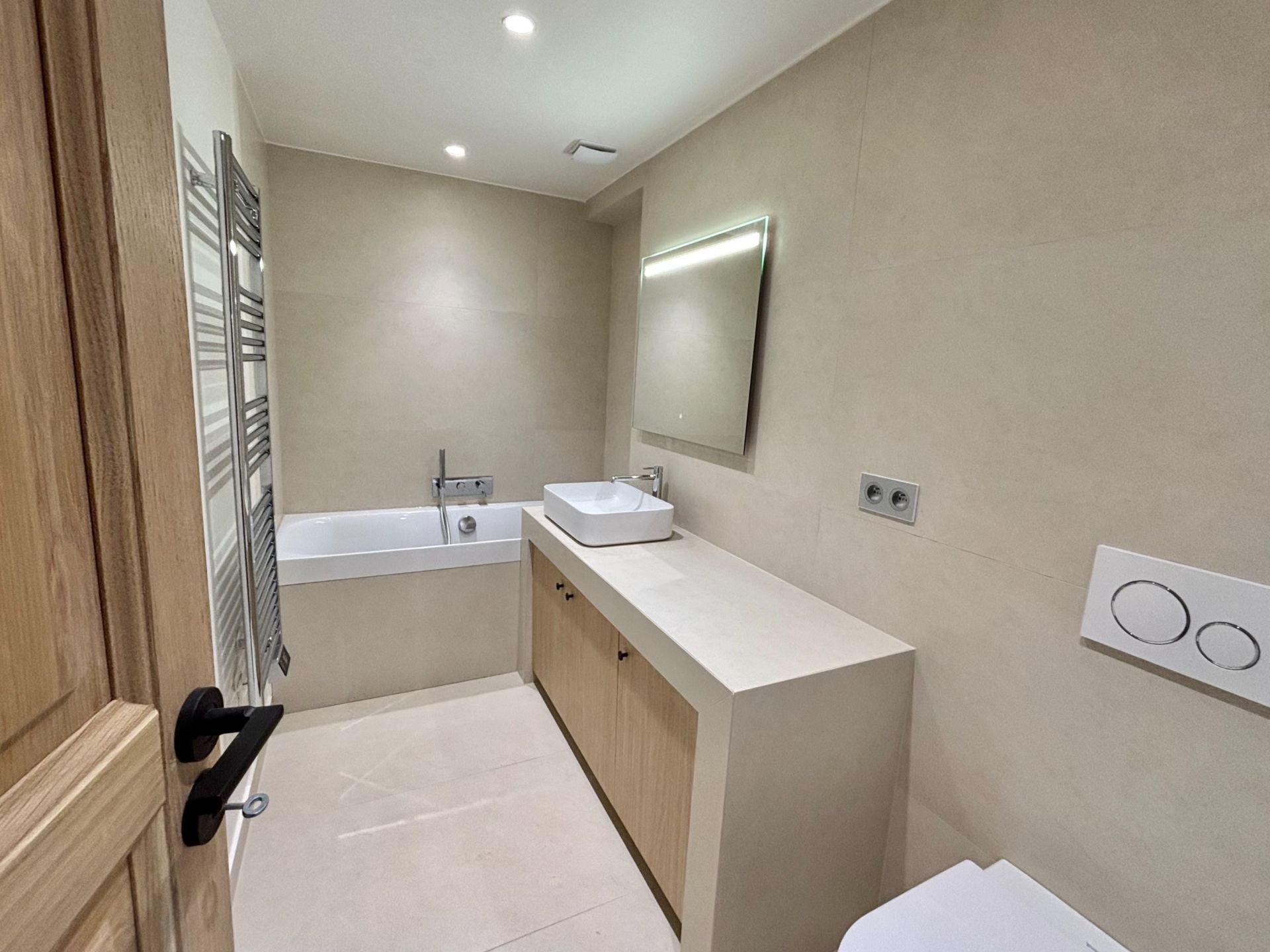 luxury house 7 Rooms for sale on MEZIDON VALLEE D AUGE (14140)