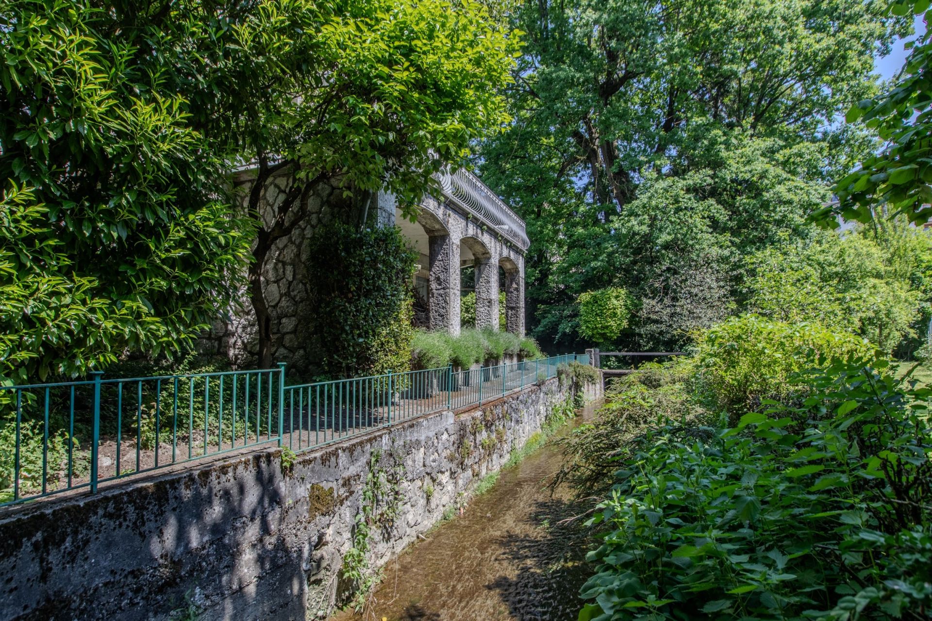 luxury house 10 Rooms for sale on ST JULIEN EN GENEVOIS (74160)