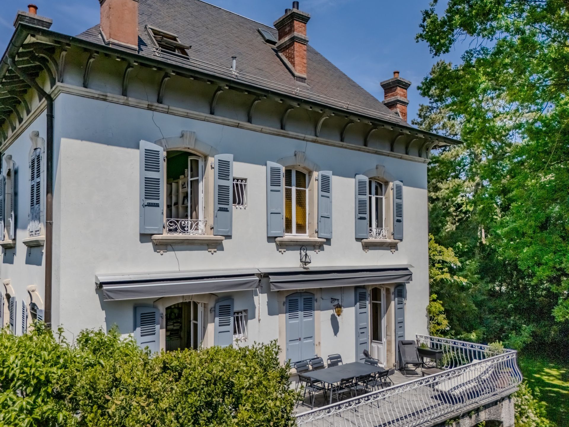 luxury house 10 Rooms for sale on ST JULIEN EN GENEVOIS (74160)