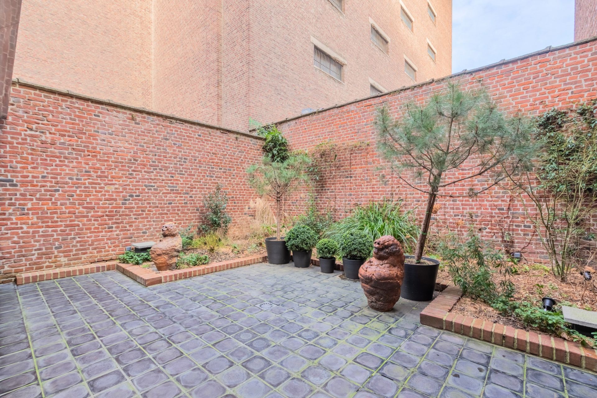 building for sale on LILLE (59000)