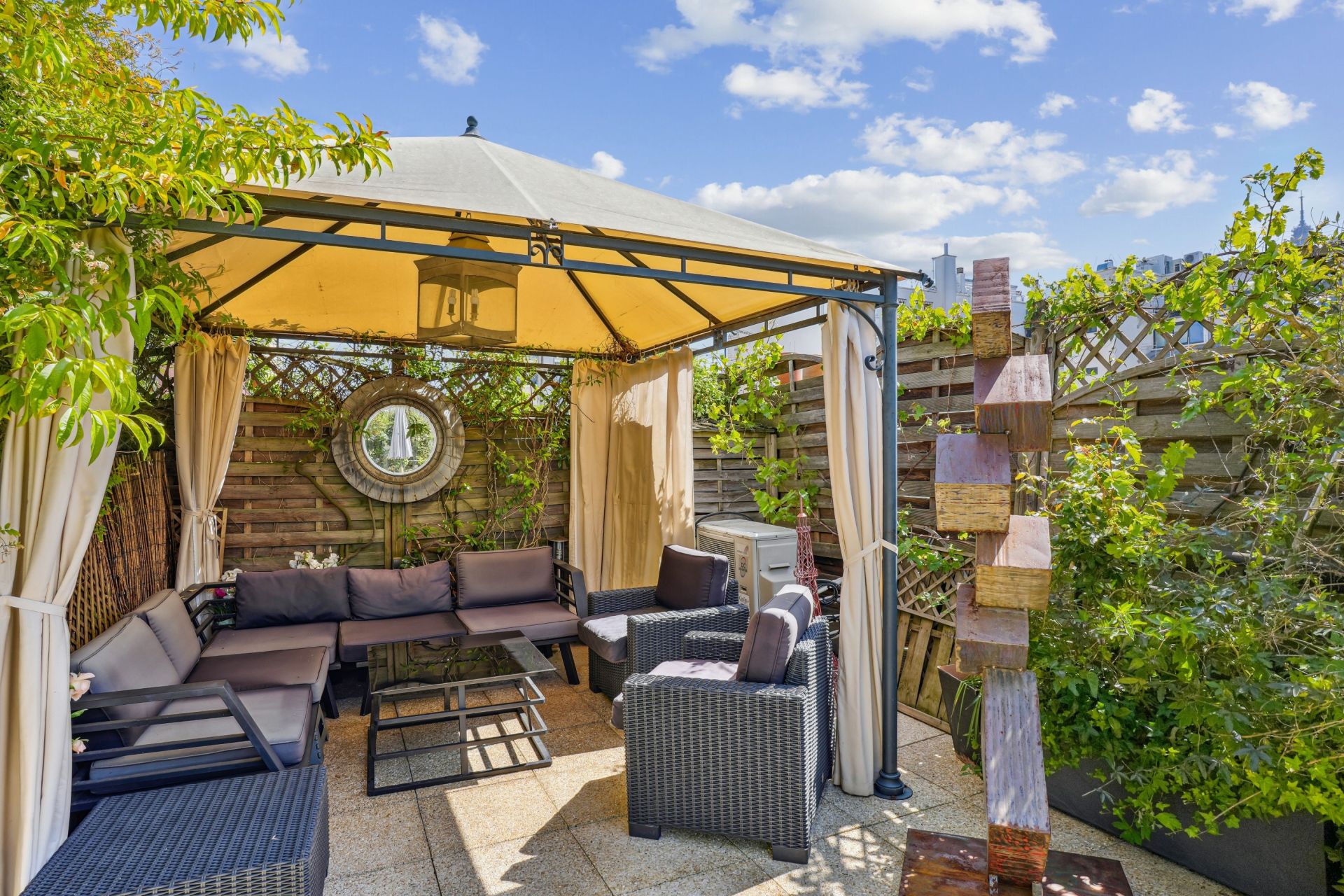 mansion (hôtel particulier) 13 Rooms for sale on PARIS (75016)