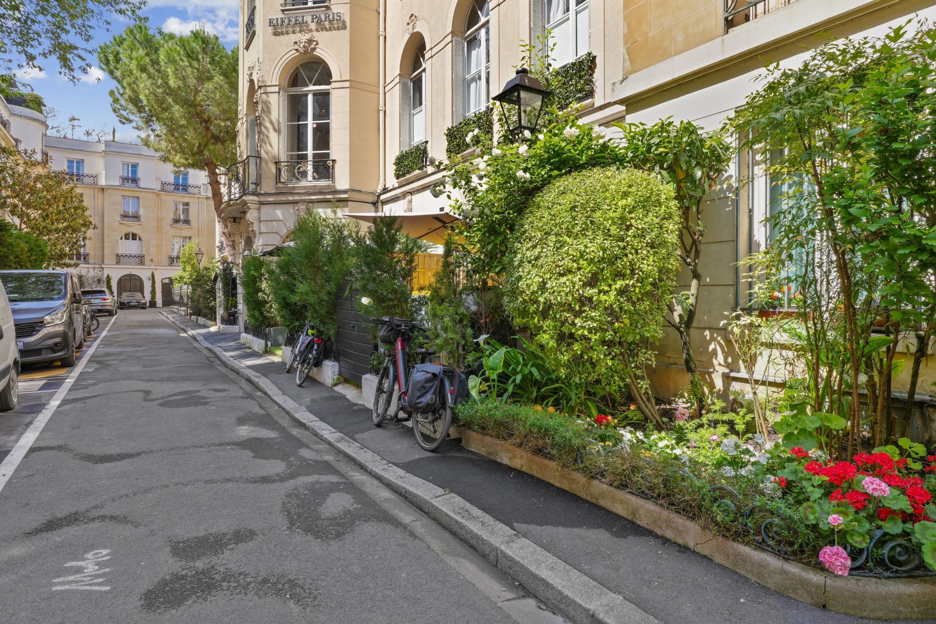 mansion (hôtel particulier) 13 Rooms for sale on PARIS (75016)