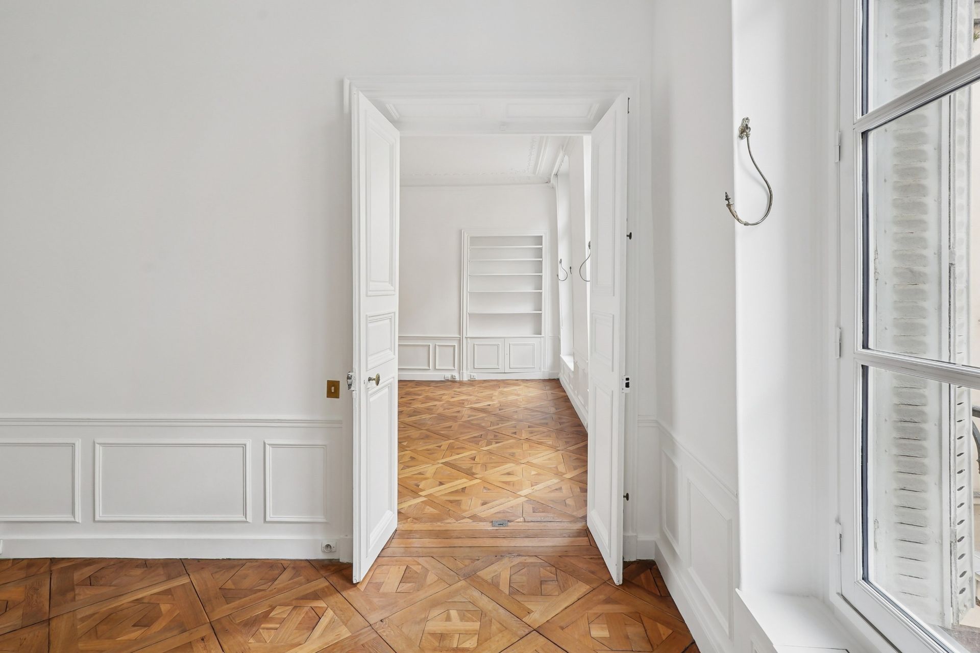 luxury apartment 4 Rooms for sale on PARIS (75001)