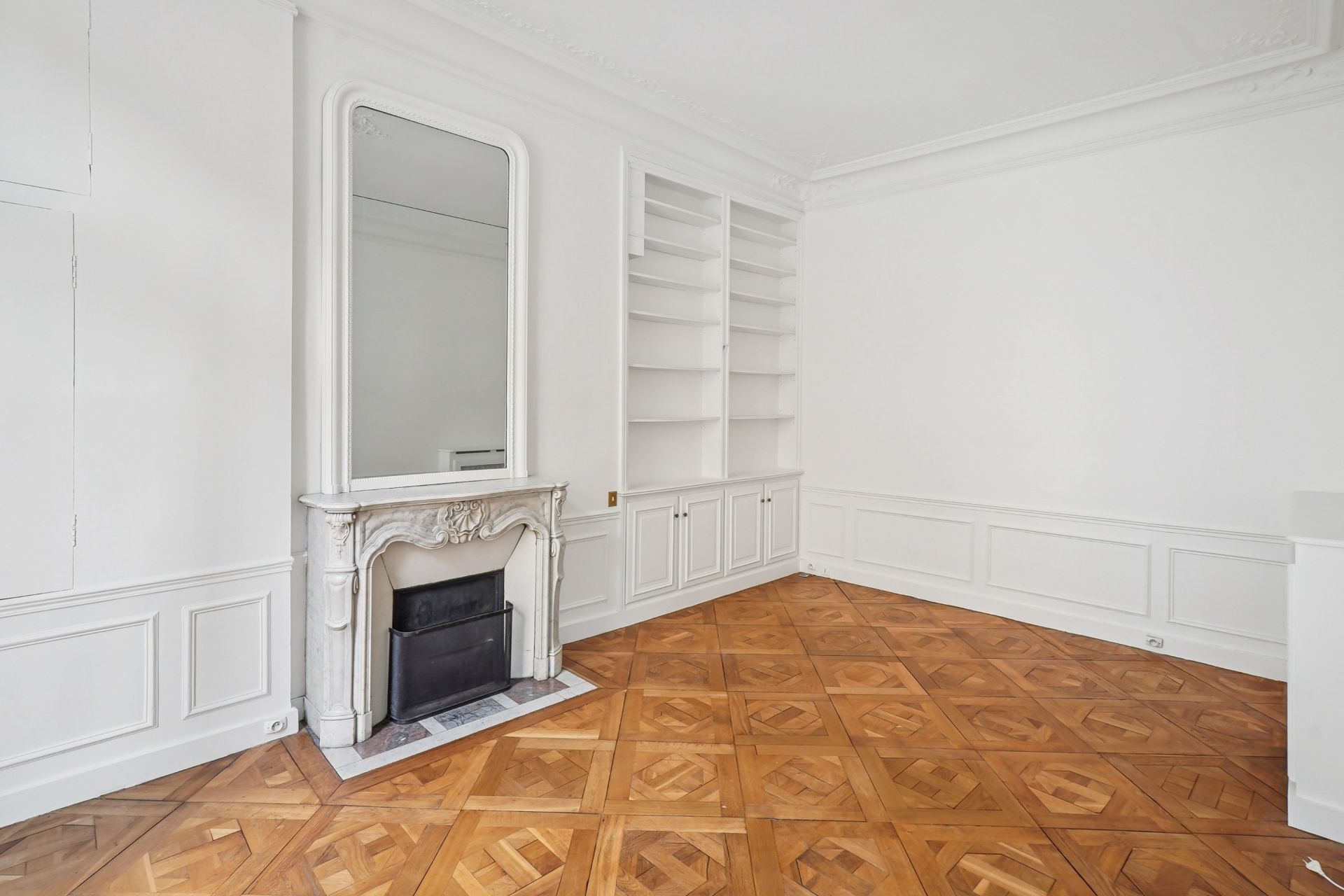 luxury apartment 4 Rooms for sale on PARIS (75001)