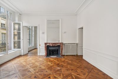 Sale Luxury apartment Paris 1 4 Rooms 108 m²