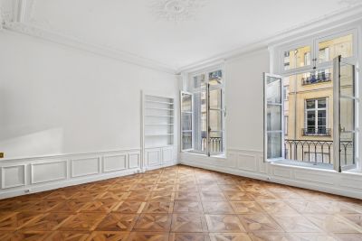 Sale Luxury apartment Paris 1 4 Rooms 108 m²