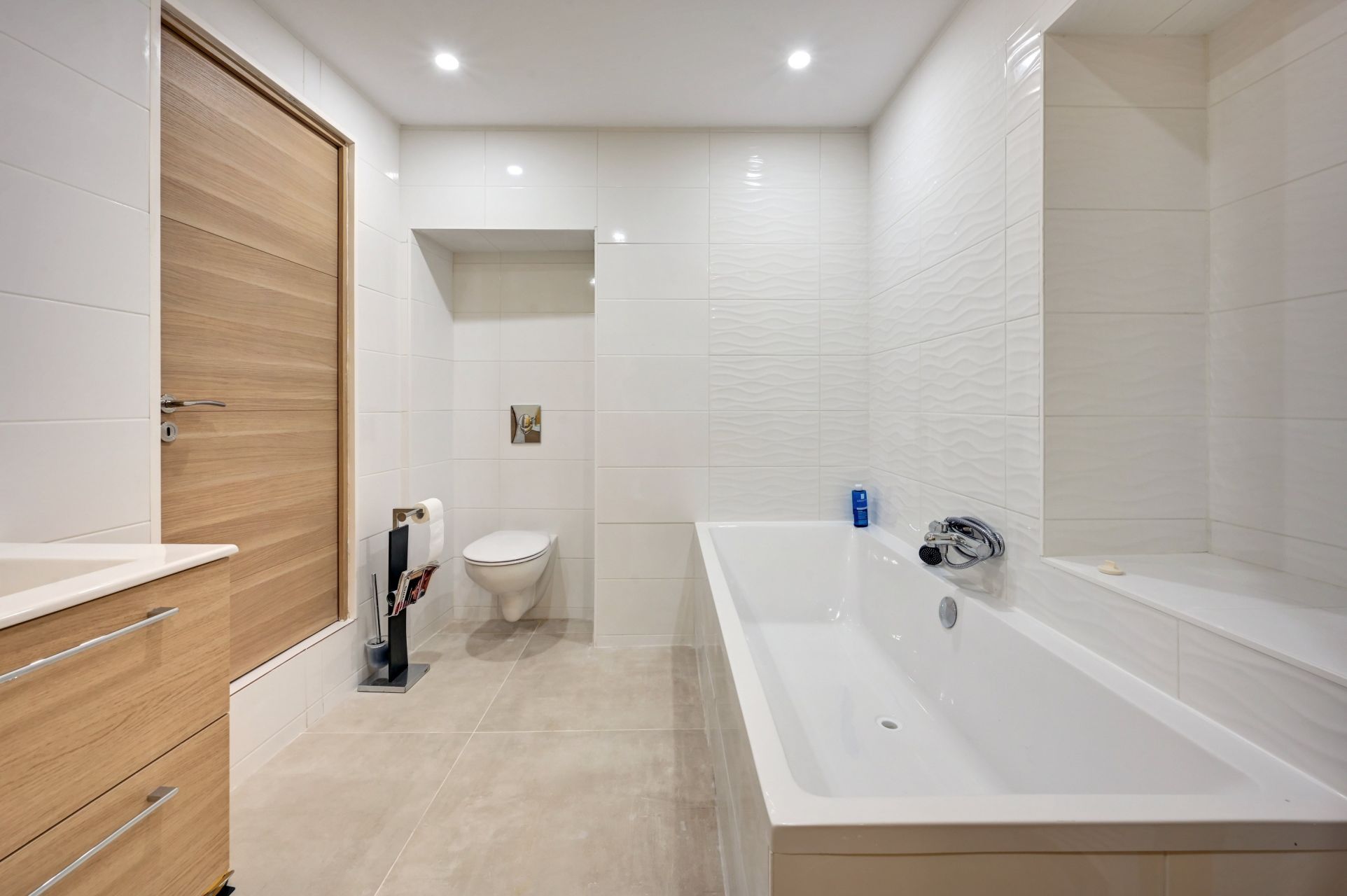 luxury apartment 4 Rooms for sale on AIX EN PROVENCE (13100)
