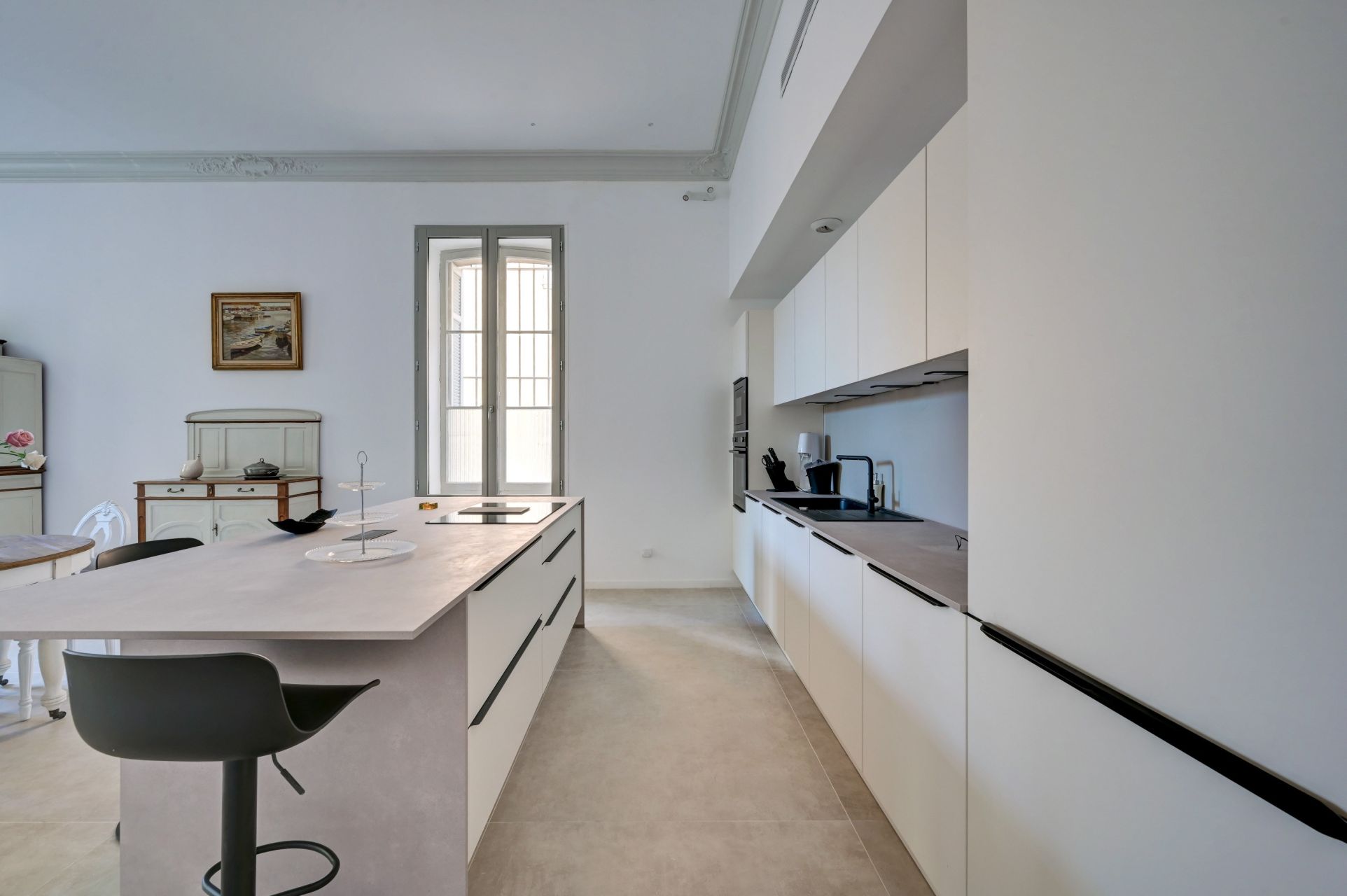 luxury apartment 4 Rooms for sale on AIX EN PROVENCE (13100)