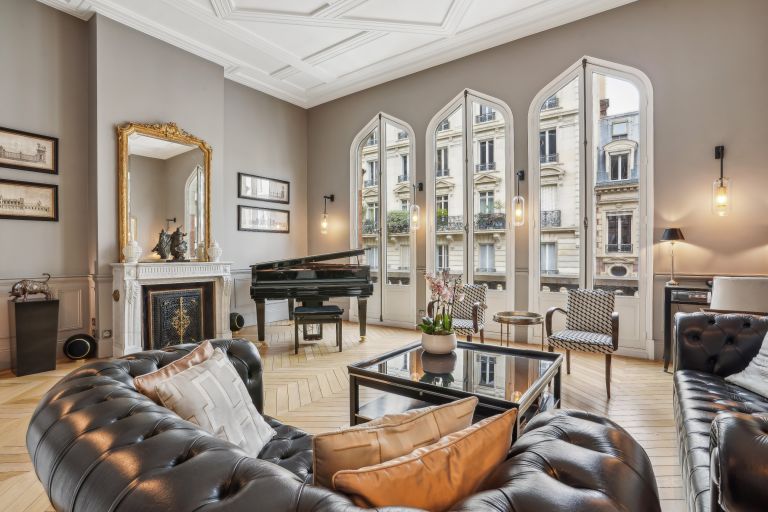 luxury house 9 Rooms for rent on PARIS (75017)