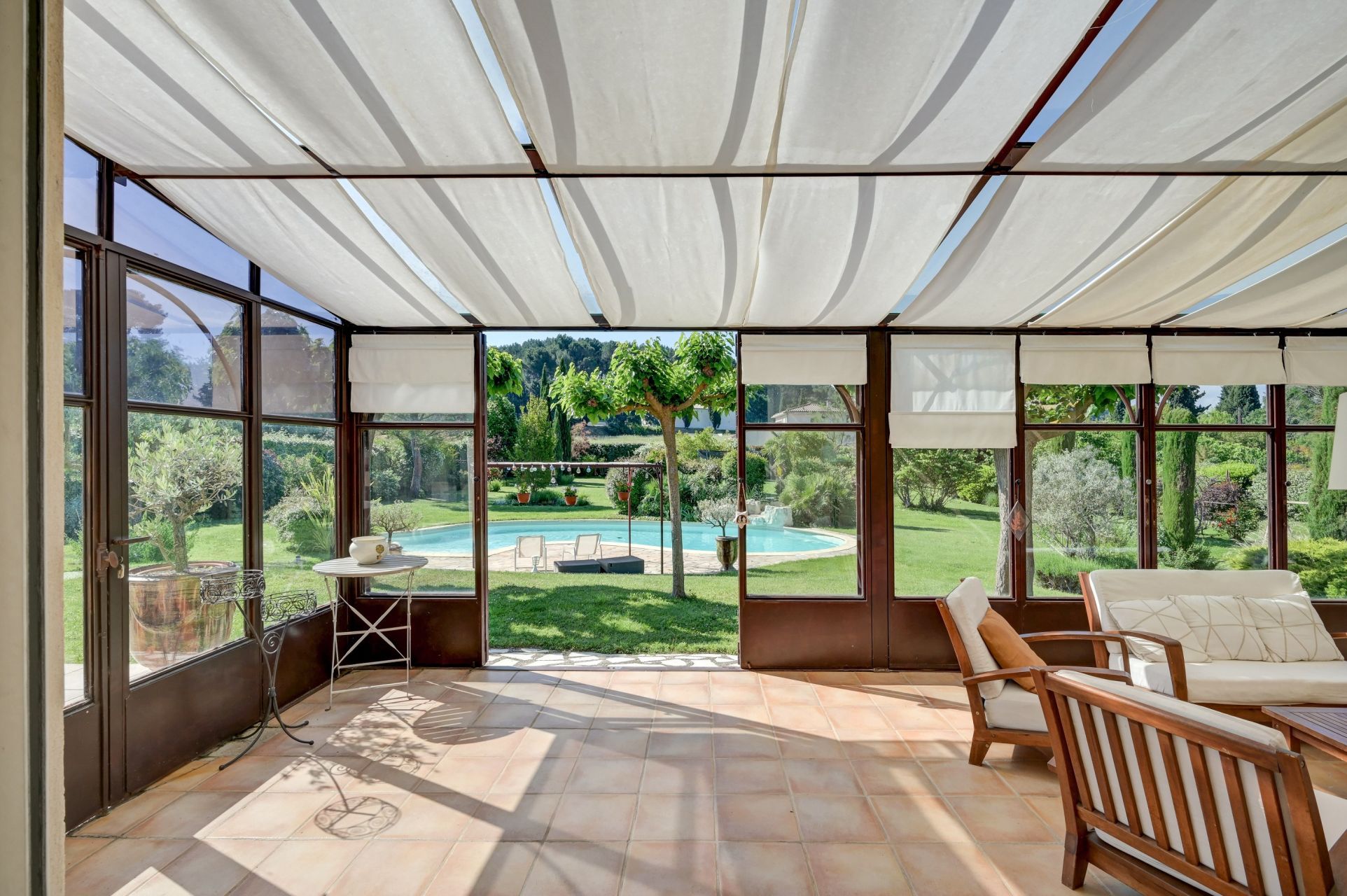 luxury house 10 Rooms for sale on BOUC BEL AIR (13320)