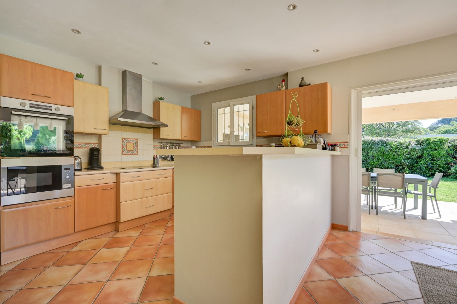 luxury house 10 Rooms for sale on BOUC BEL AIR (13320)