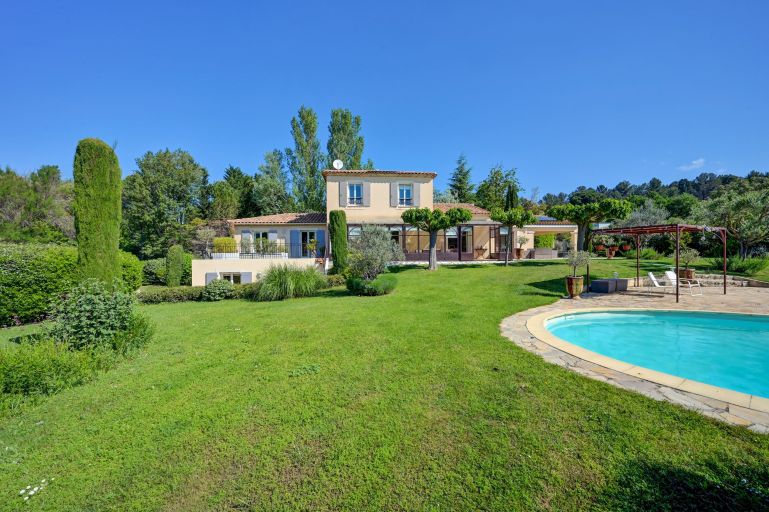 luxury house 10 Rooms for sale on BOUC BEL AIR (13320)