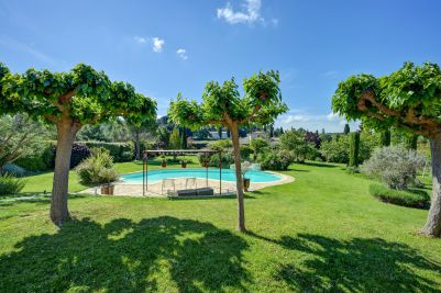 Sale Luxury house Bouc-Bel-Air 10 Rooms 386 m²