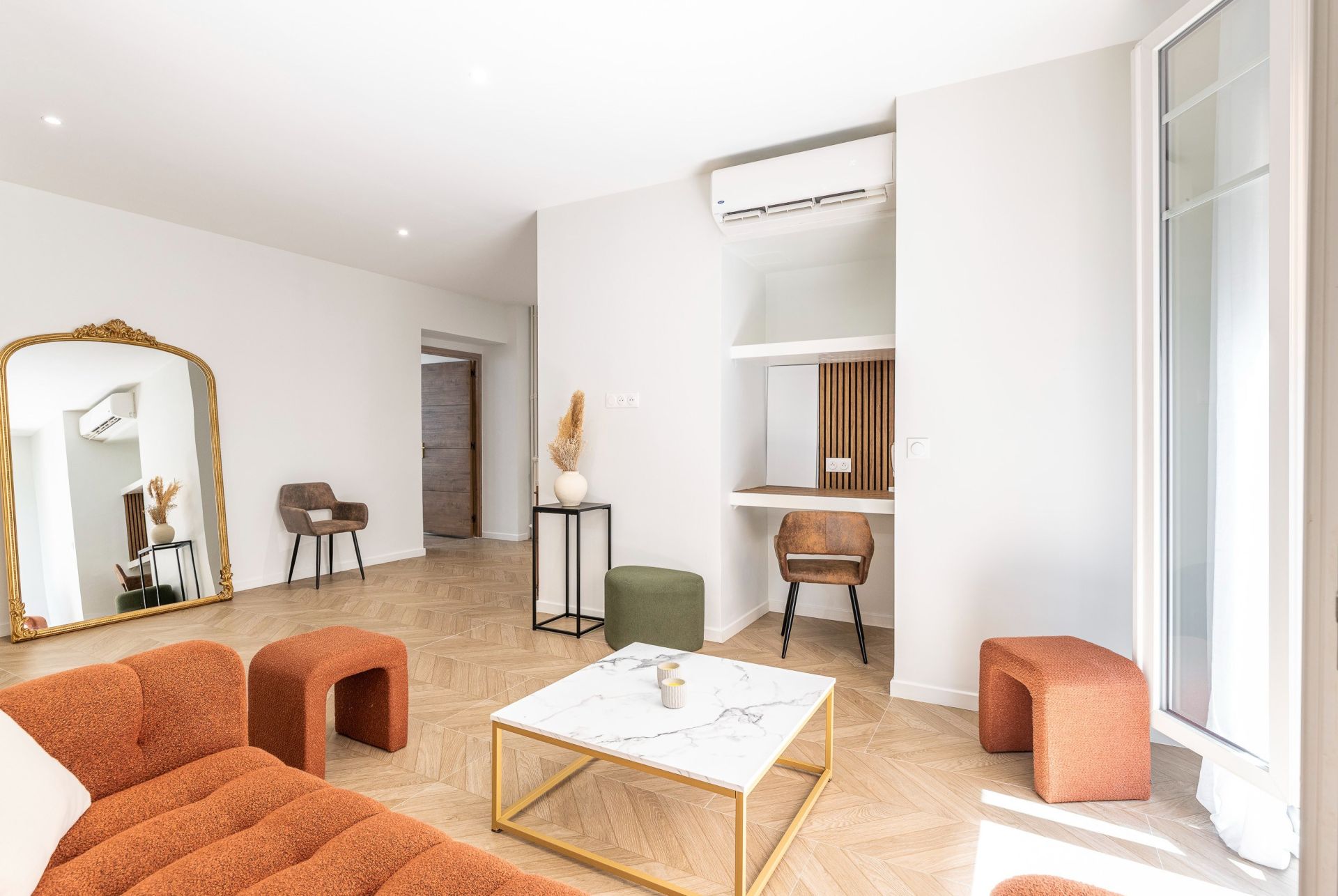 luxury apartment 4 Rooms for sale on NICE (06000)