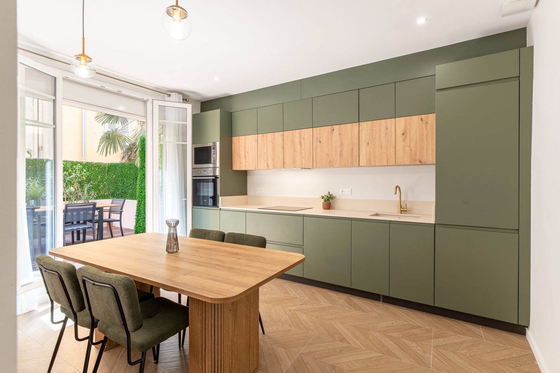 luxury apartment 4 Rooms for sale on NICE (06000)