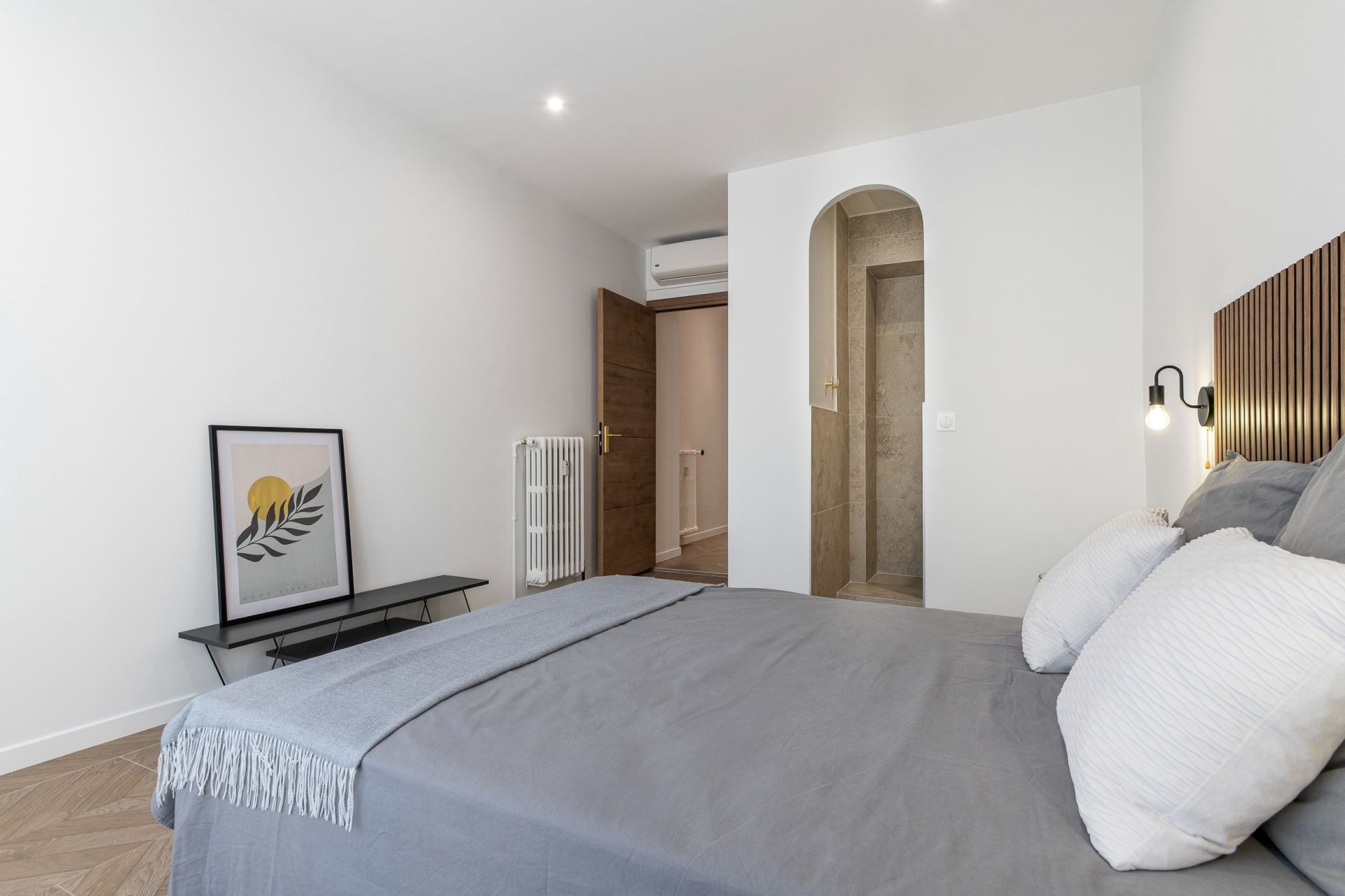 luxury apartment 4 Rooms for sale on NICE (06000)