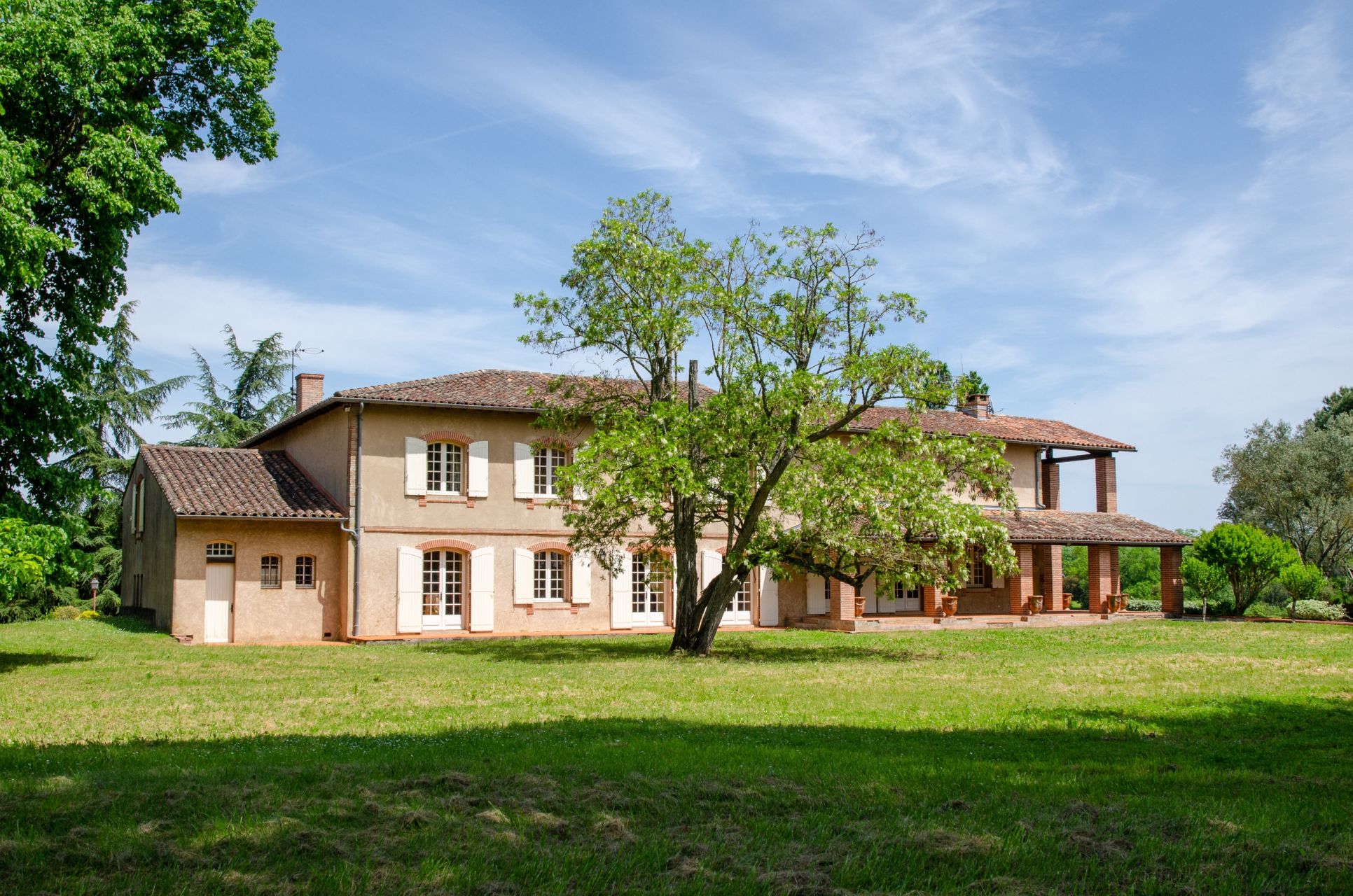 luxury house 20 Rooms for sale on VERFEIL (31590)