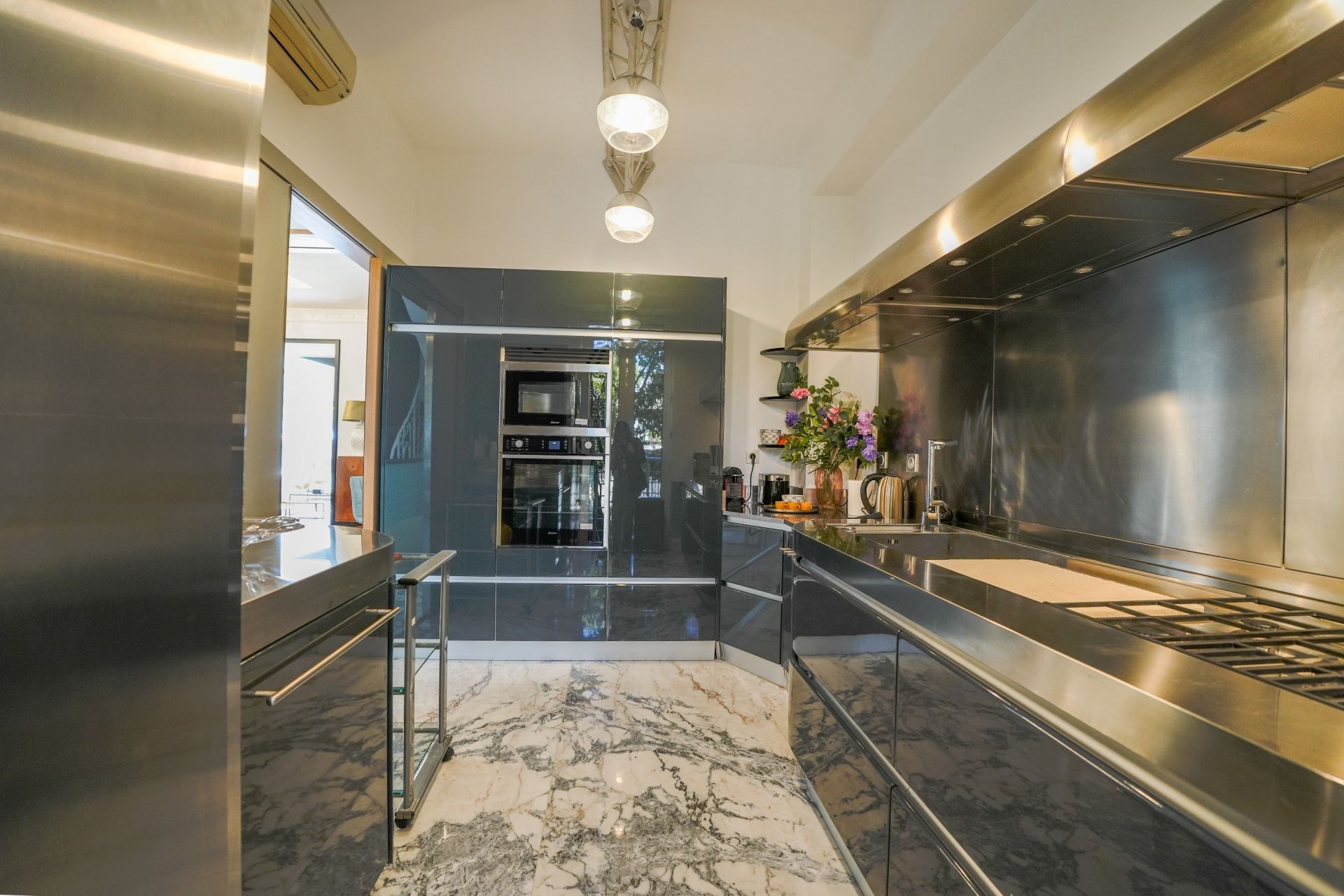 luxury villa 6 Rooms for sale on LE CANNET (06110)