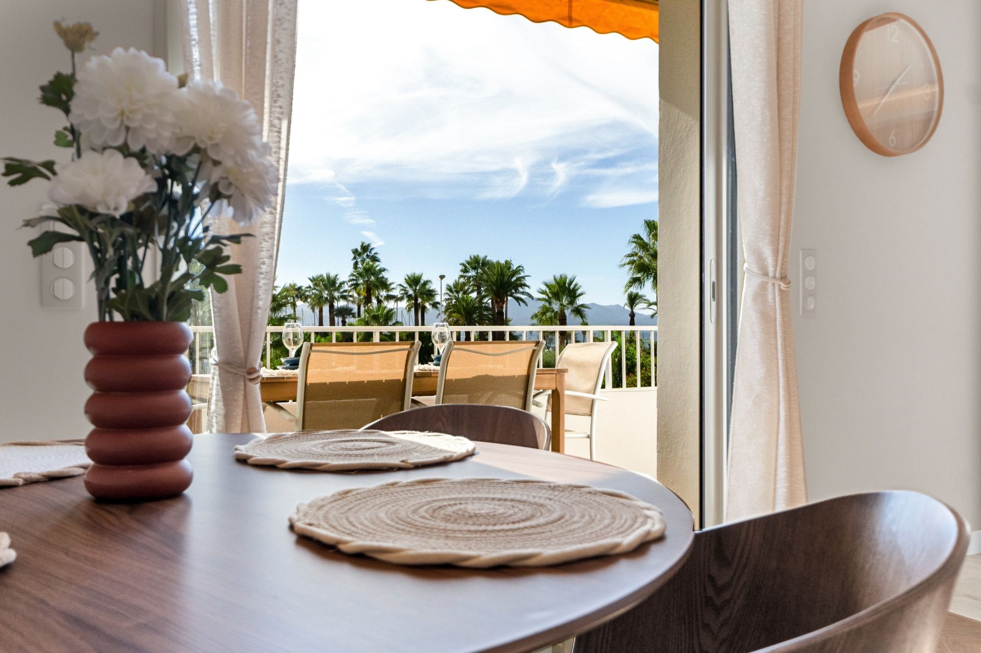 luxury apartment 3 Rooms for sale on CANNES (06400)