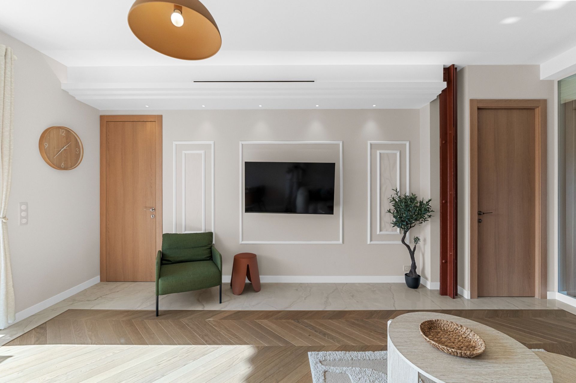 luxury apartment 3 Rooms for sale on CANNES (06400)