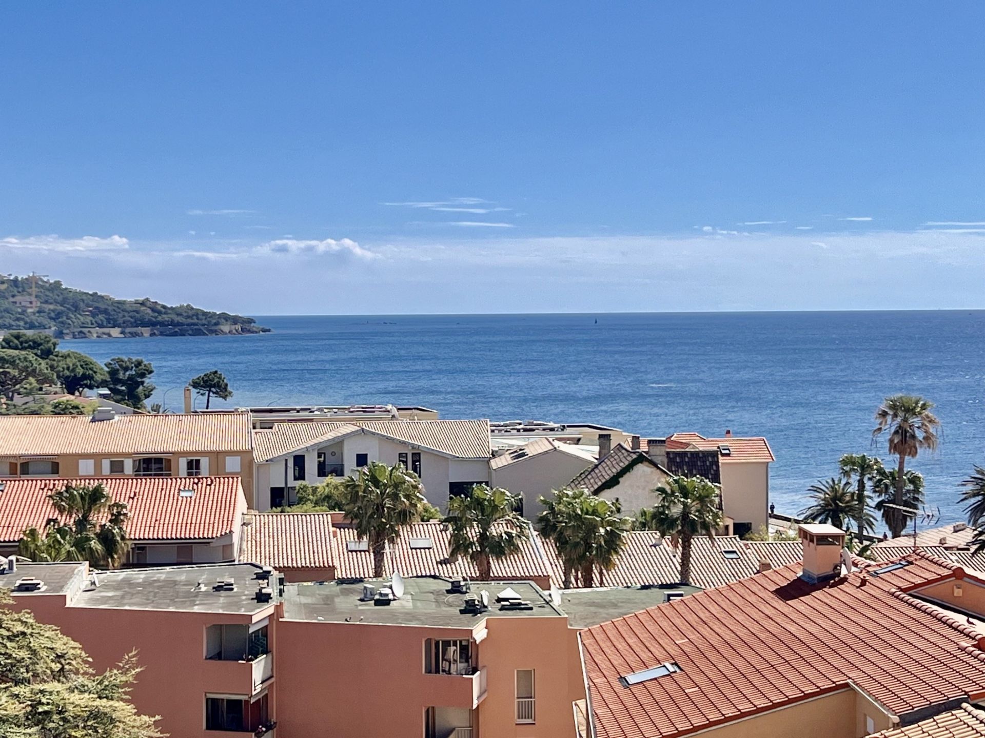 luxury apartment 3 Rooms for sale on STE MAXIME (83120)