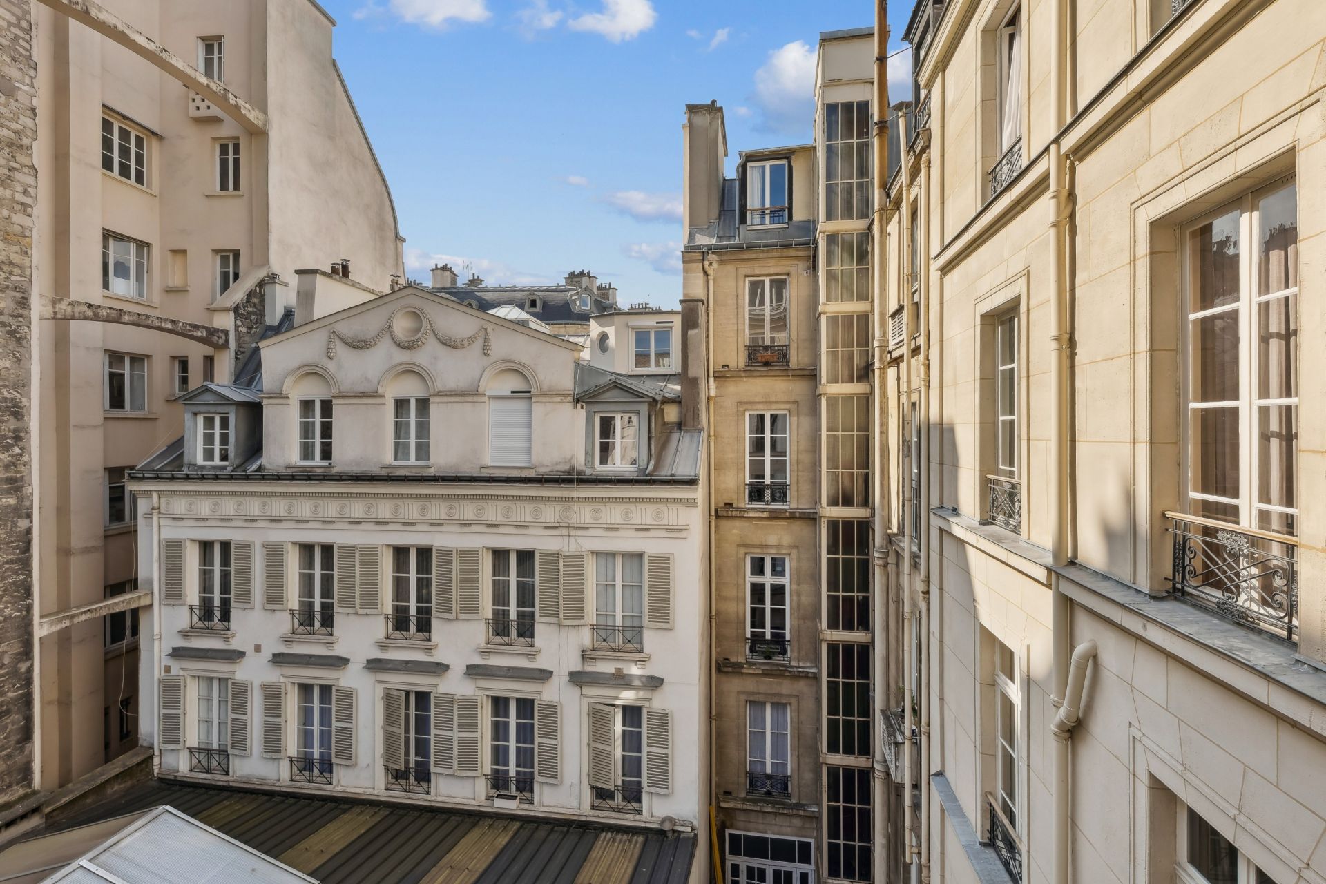 luxury apartment 5 Rooms for sale on PARIS (75009)