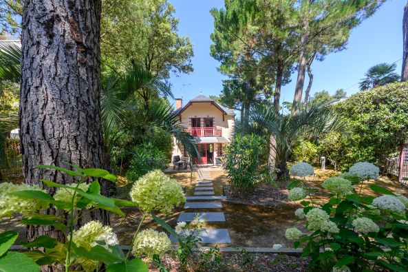 Sale Luxury house La Baule 7 Rooms 250 m²