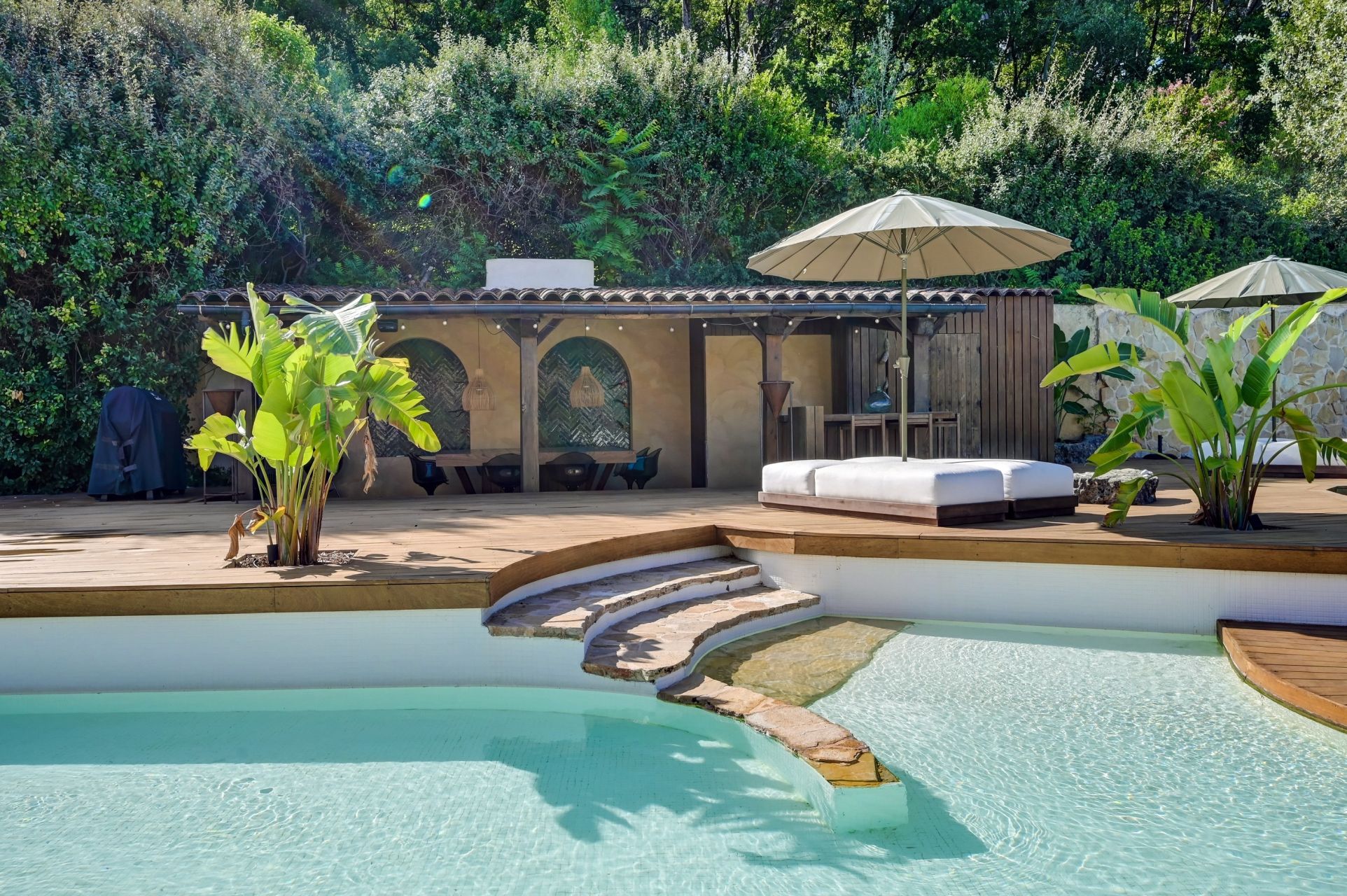 luxury house 10 Rooms for sale on AIX EN PROVENCE (13100)
