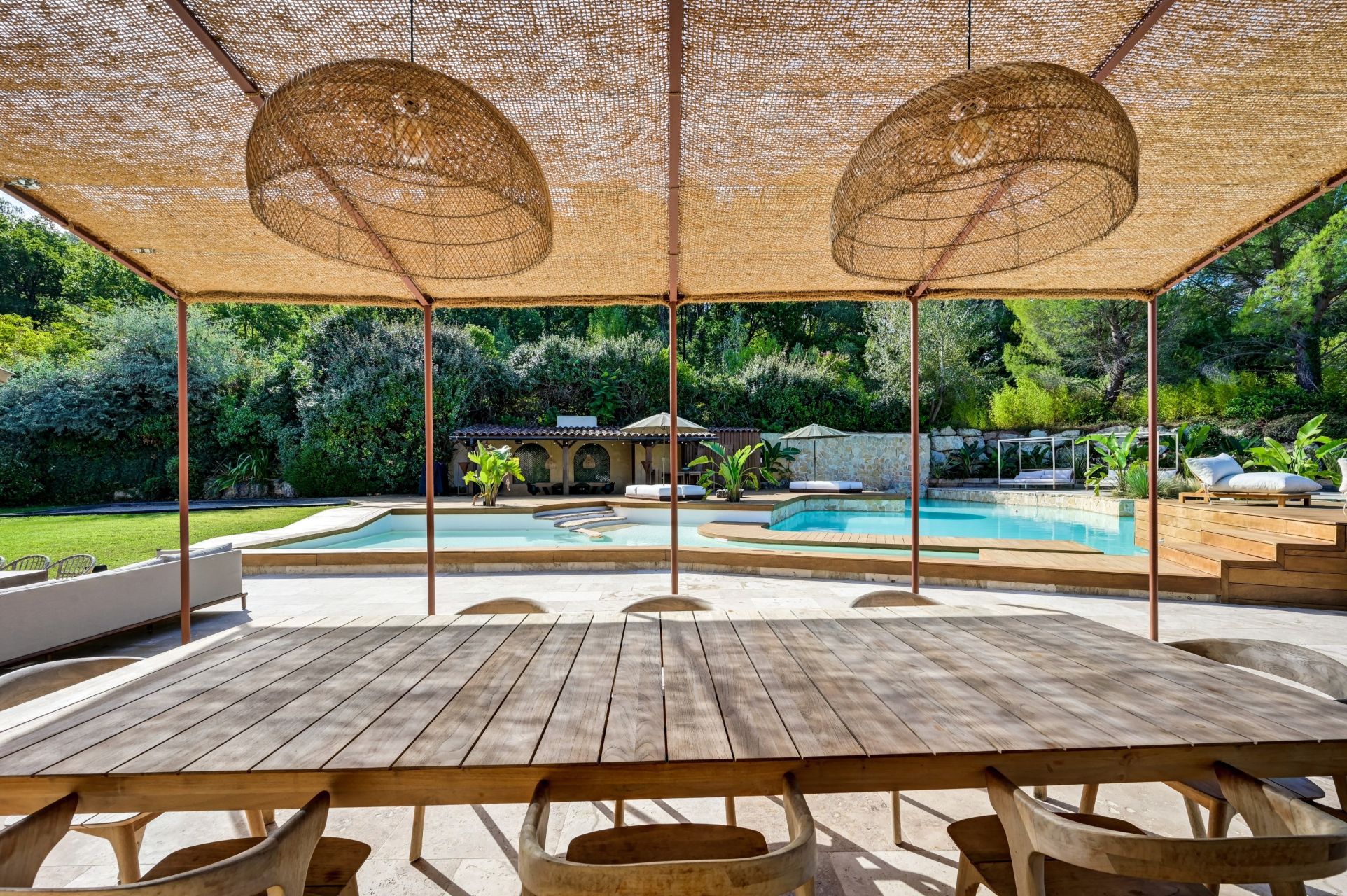 luxury house 10 Rooms for sale on AIX EN PROVENCE (13100)