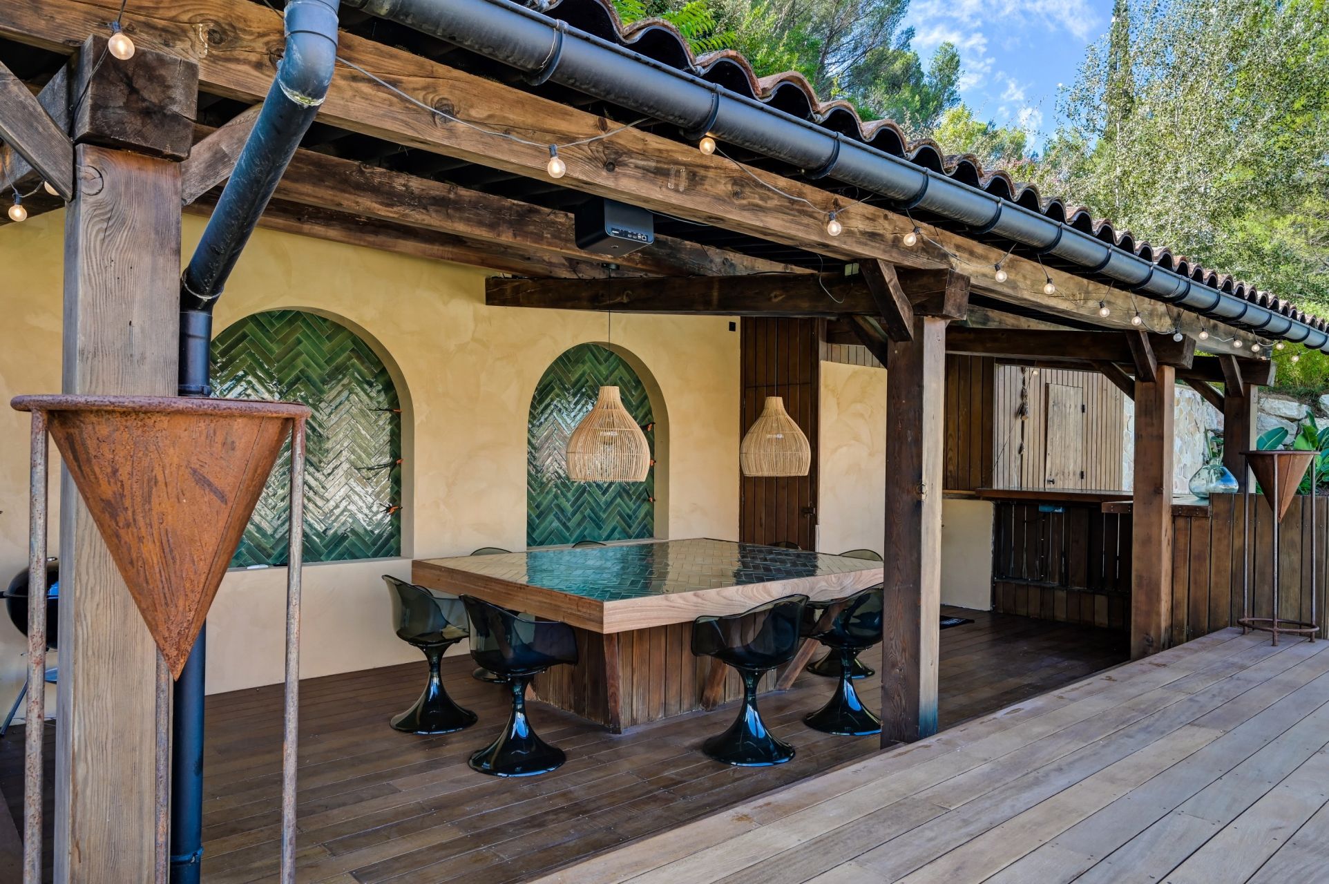 luxury house 10 Rooms for sale on AIX EN PROVENCE (13100)