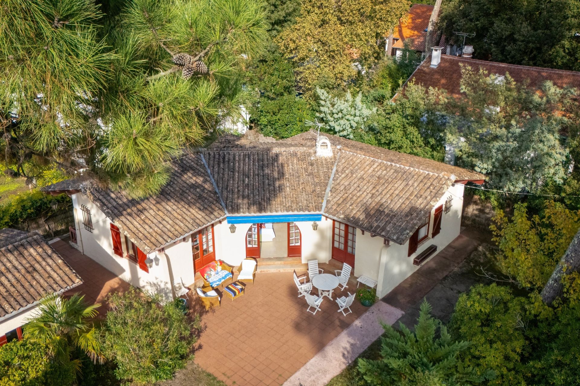 luxury house 7 Rooms for sale on PYLA SUR MER (33115)