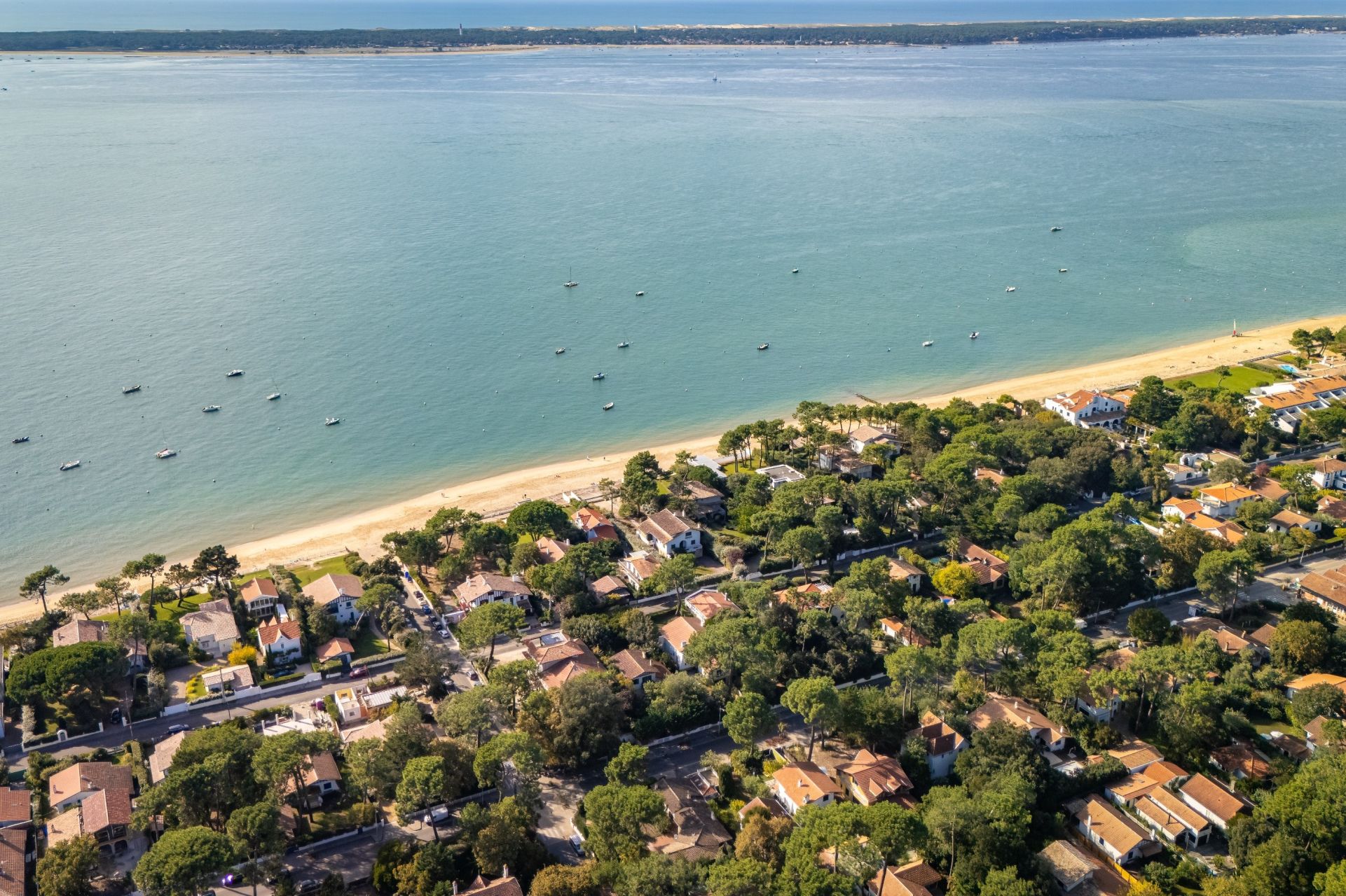 luxury house 7 Rooms for sale on PYLA SUR MER (33115)