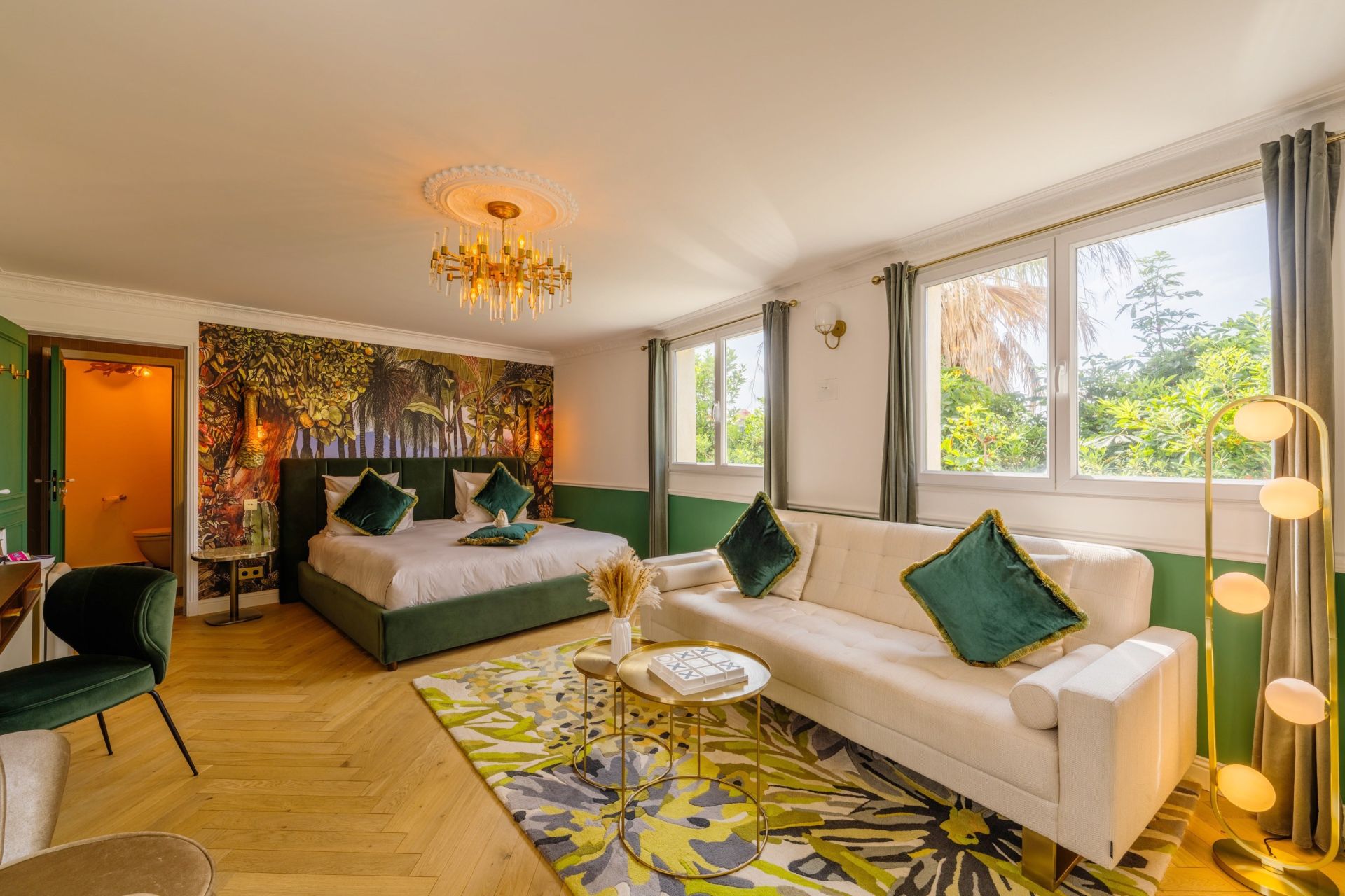 luxury house 15 Rooms for sale on LE BRUSC (83140)