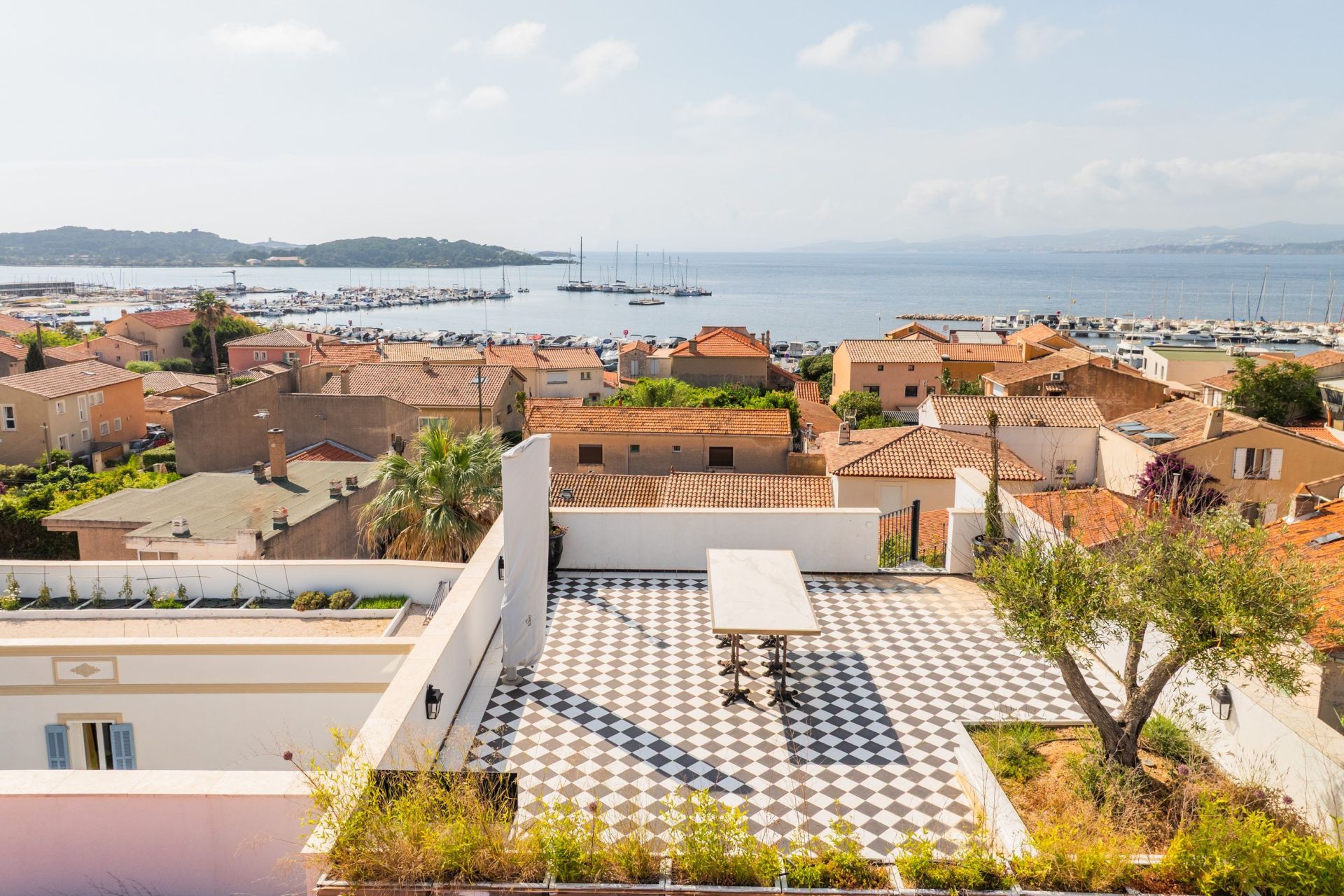 maison de luxe 15 Pièces en vente sur LE BRUSC (83140)