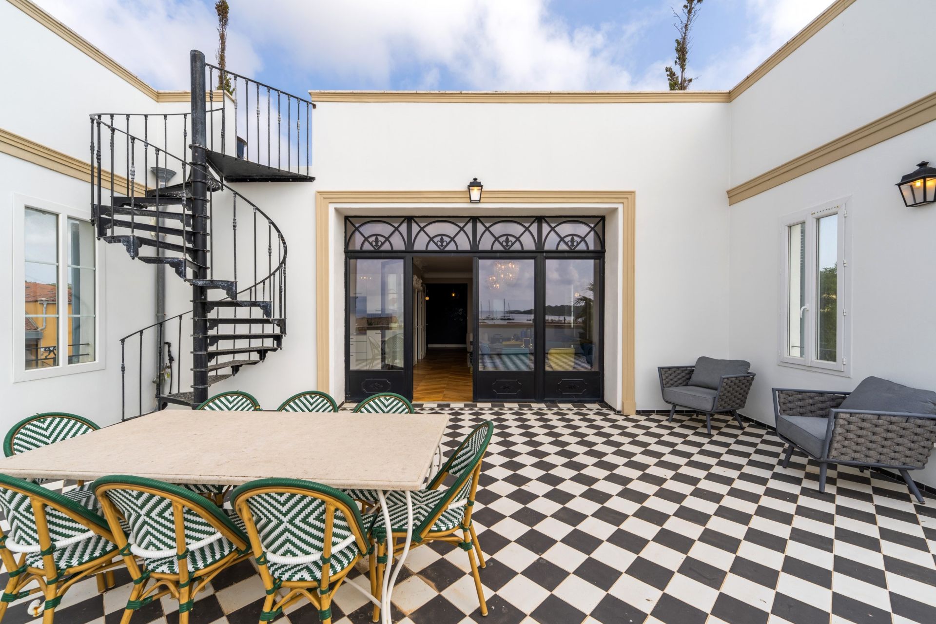 maison de luxe 15 Pièces en vente sur LE BRUSC (83140)