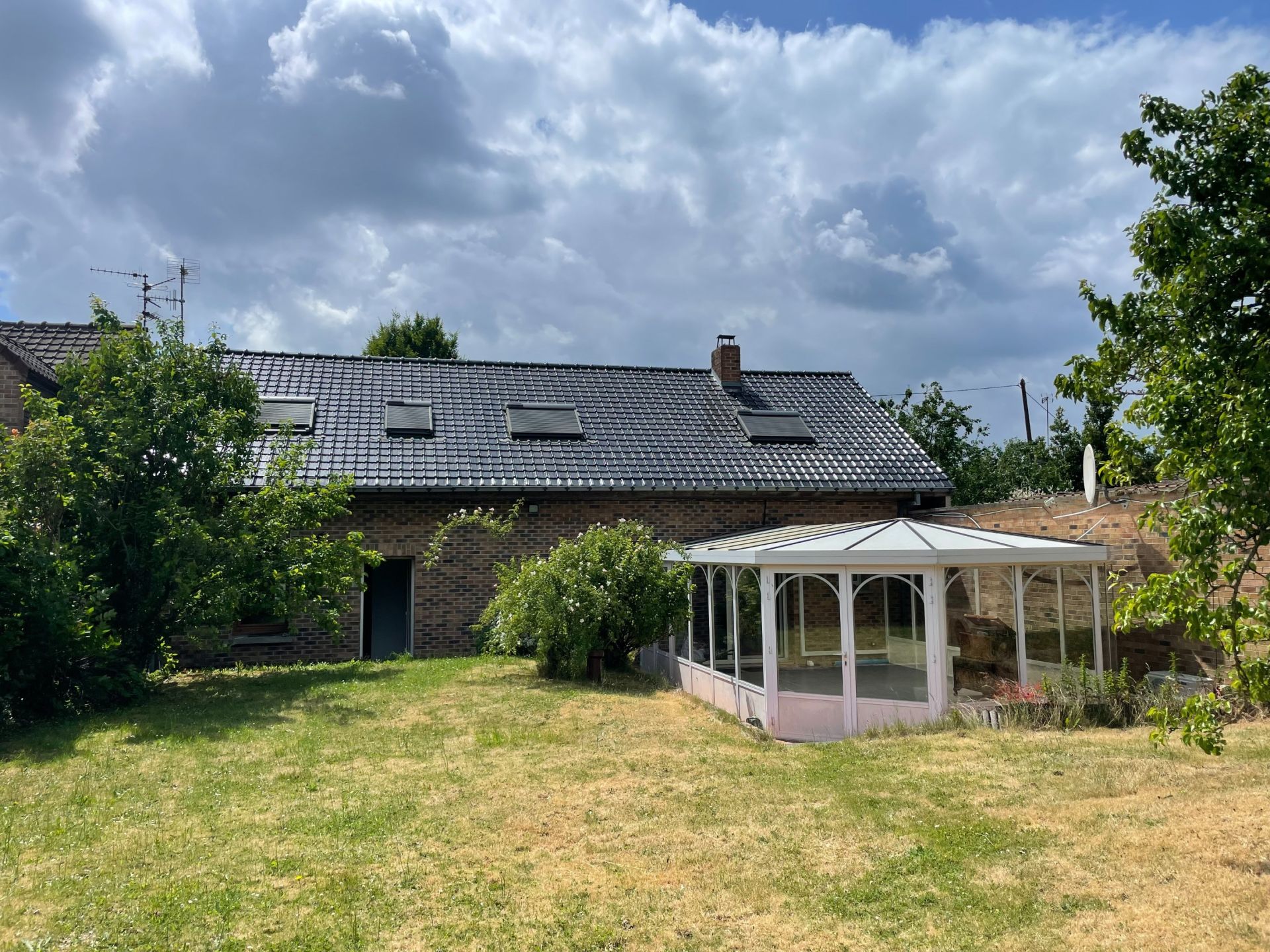 luxury house 10 Rooms for sale on WATTRELOS (59150)