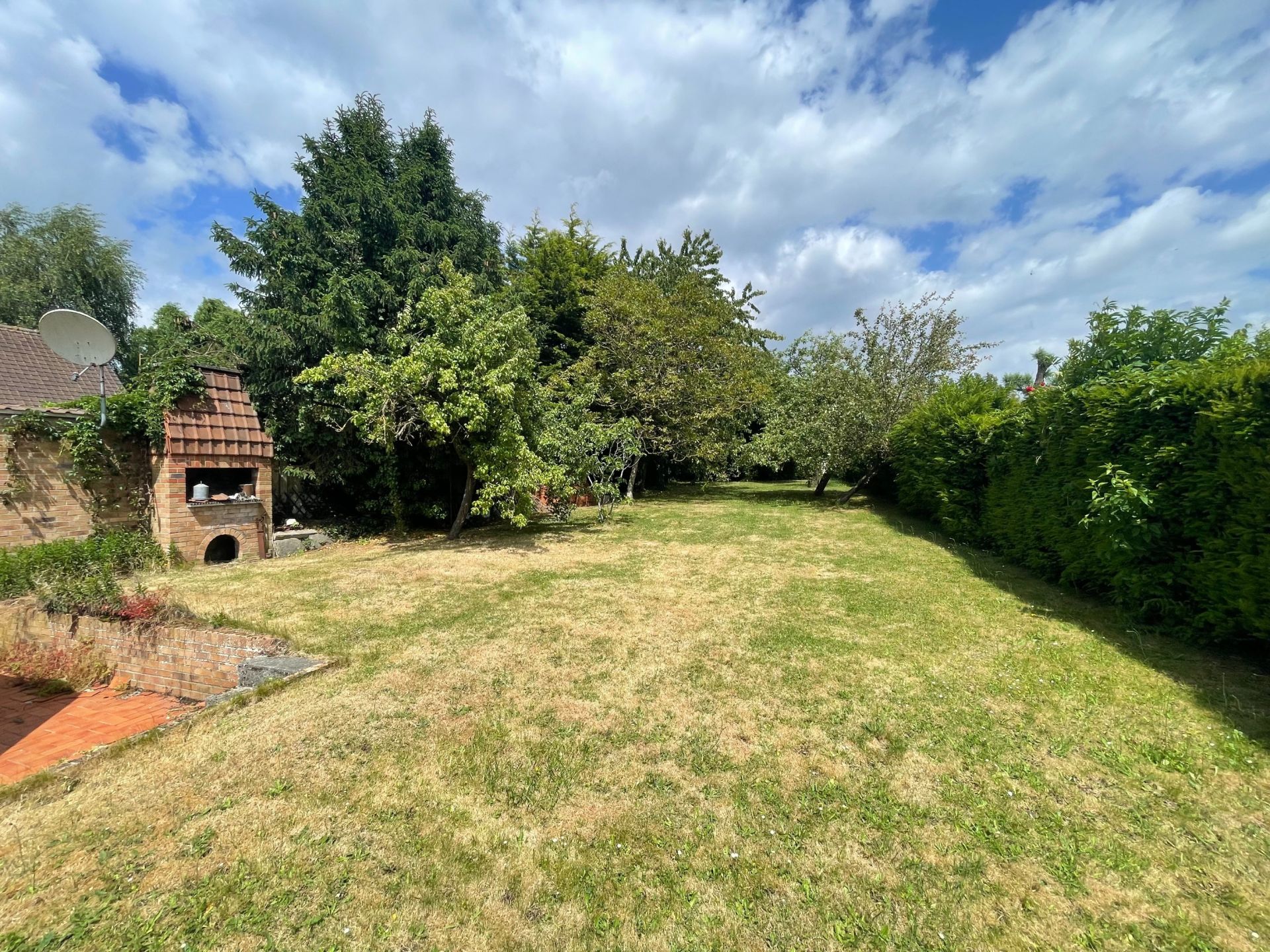 luxury house 10 Rooms for sale on WATTRELOS (59150)