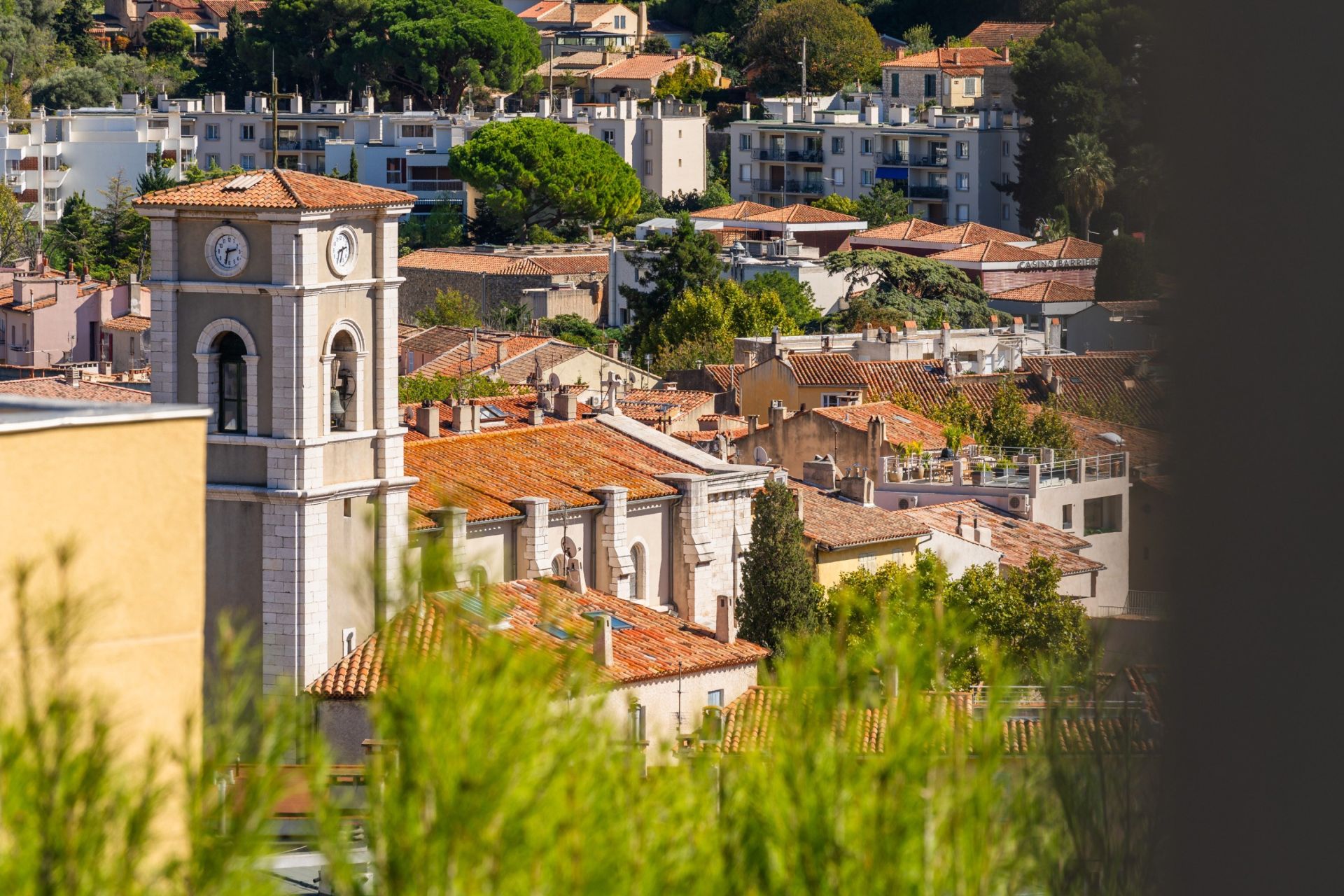 luxury house 6 Rooms for sale on CASSIS (13260)