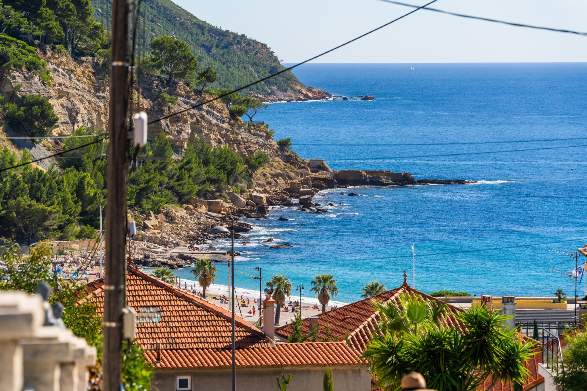 luxury house 6 Rooms for sale on CASSIS (13260)