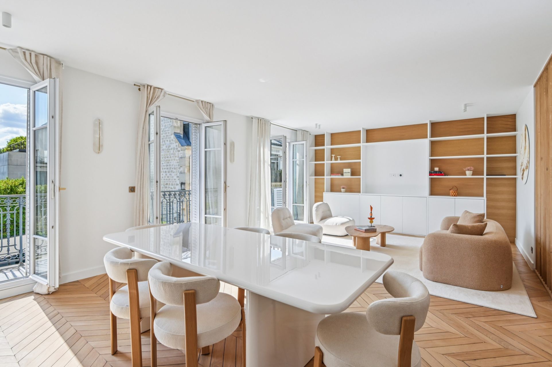 luxury apartment 5 Rooms for sale on PARIS (75016)