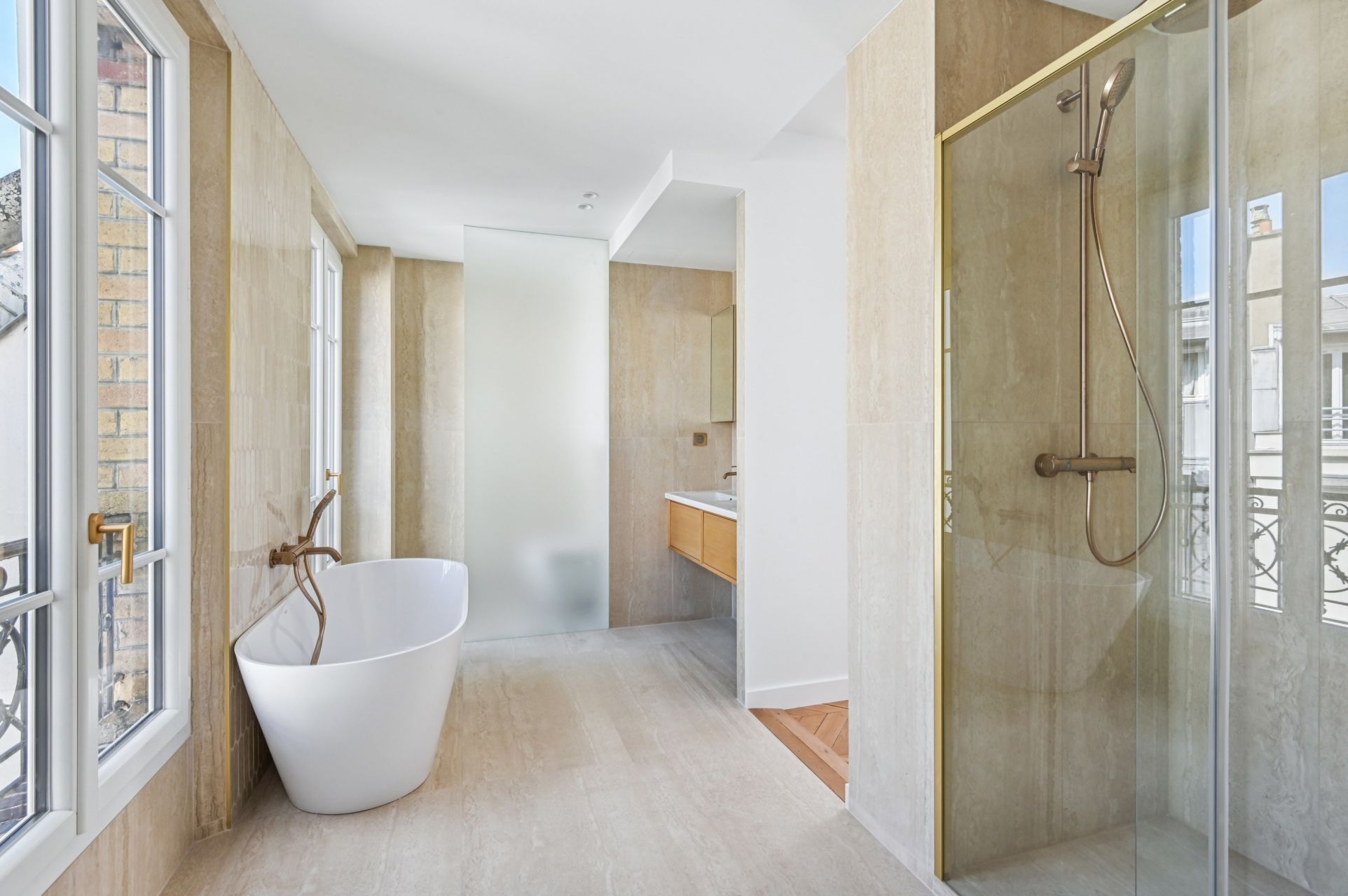 luxury apartment 5 Rooms for sale on PARIS (75016)