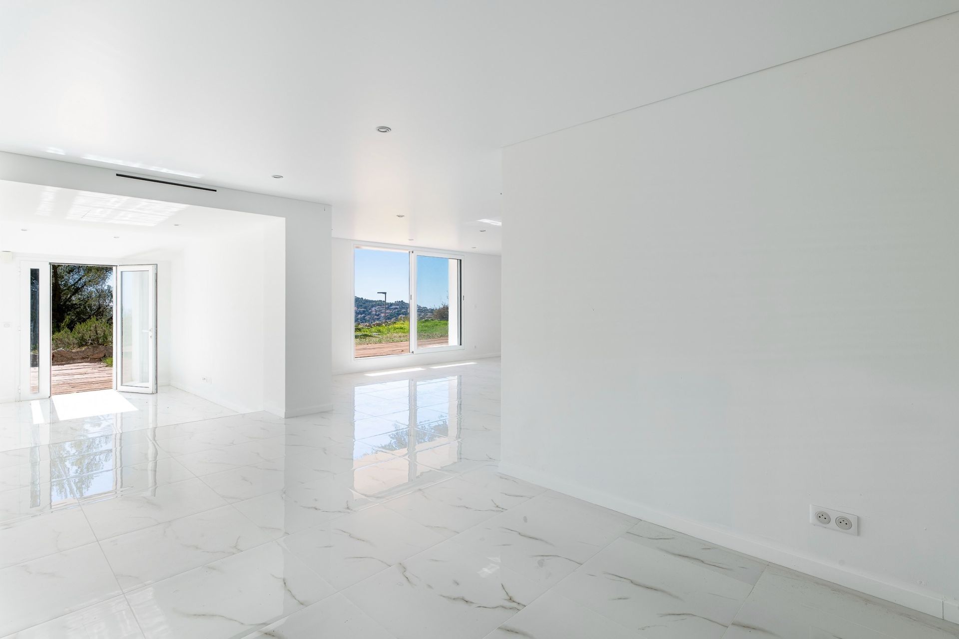 luxury apartment 4 Rooms for sale on LA TURBIE (06320)