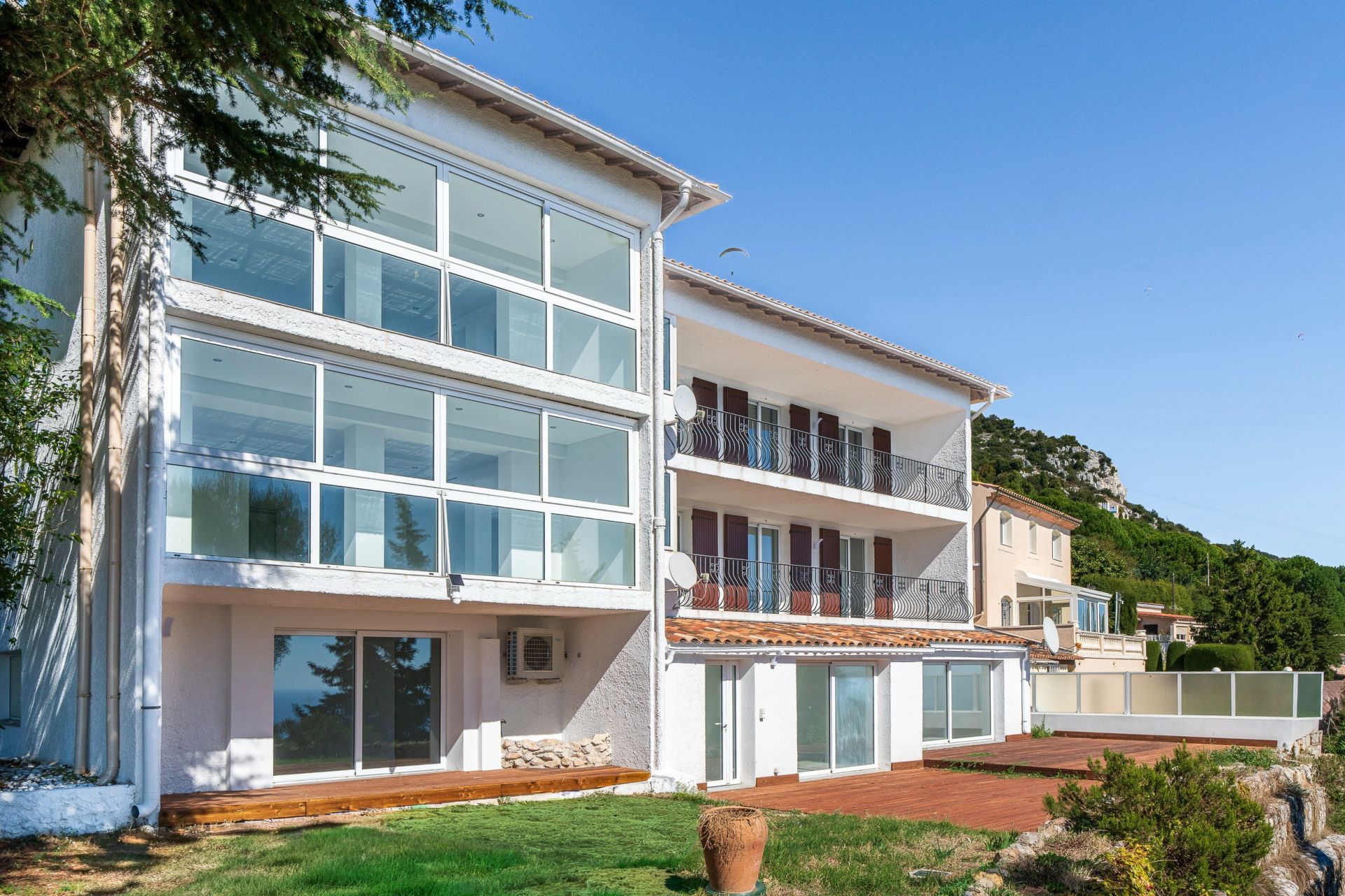 luxury apartment 4 Rooms for sale on LA TURBIE (06320)