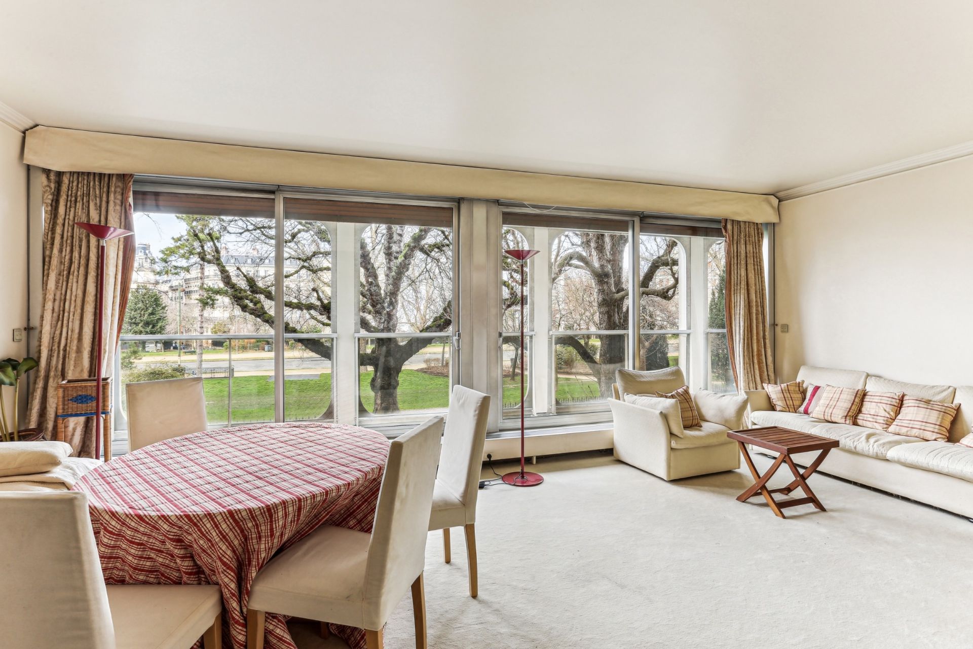 luxury apartment 2 Rooms for sale on PARIS (75116)