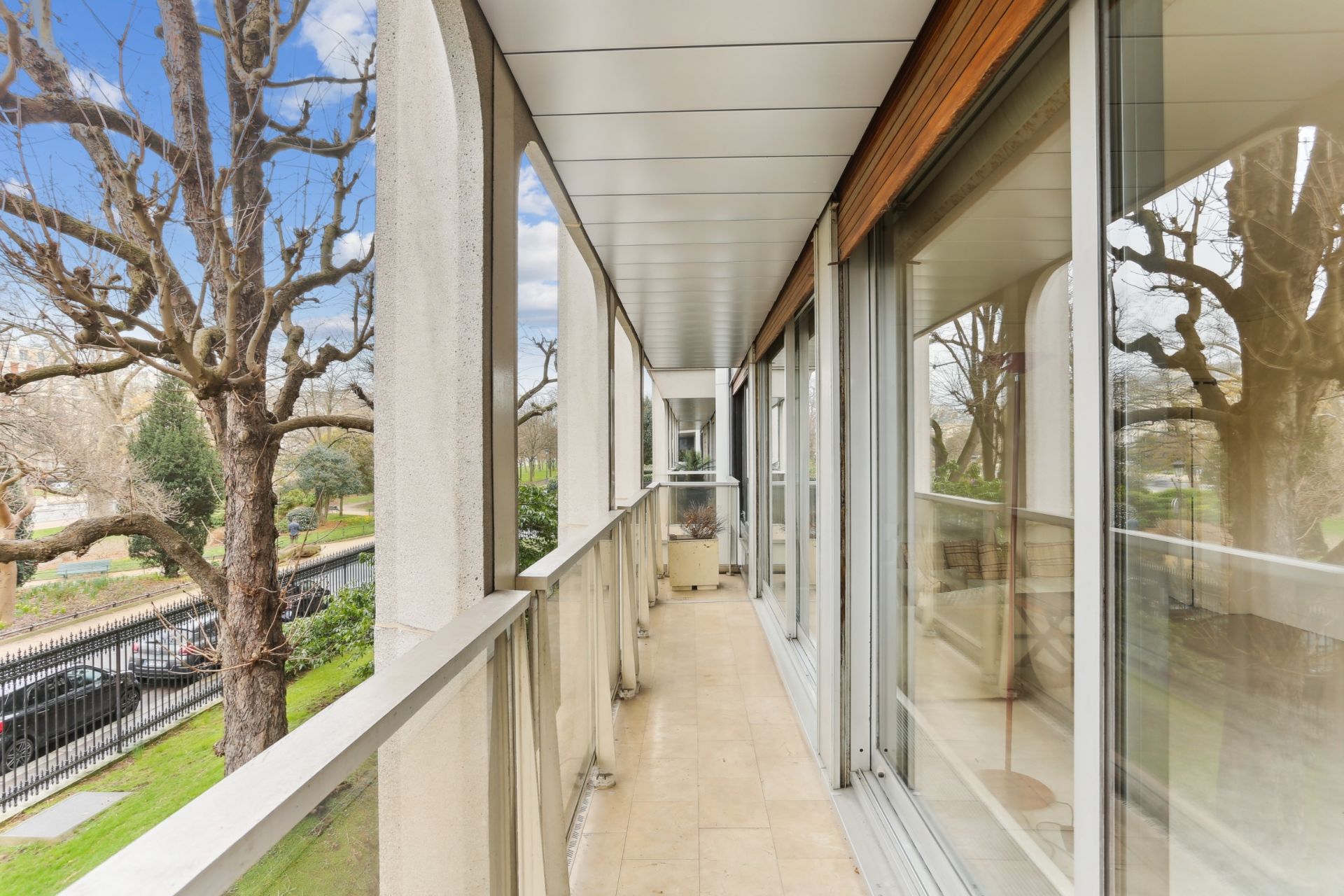 luxury apartment 2 Rooms for sale on PARIS (75116)